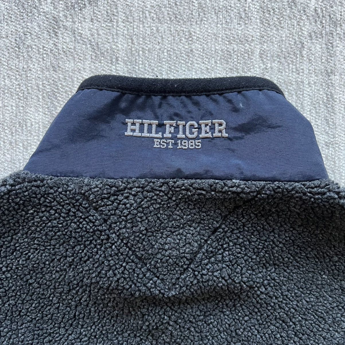 Tommy Hilfiger Vintage 1990s Tommy Hilfiger Grey Deep Pile Popcorn Vest XL Size US XL / EU 56 / 4 - 4 Thumbnail