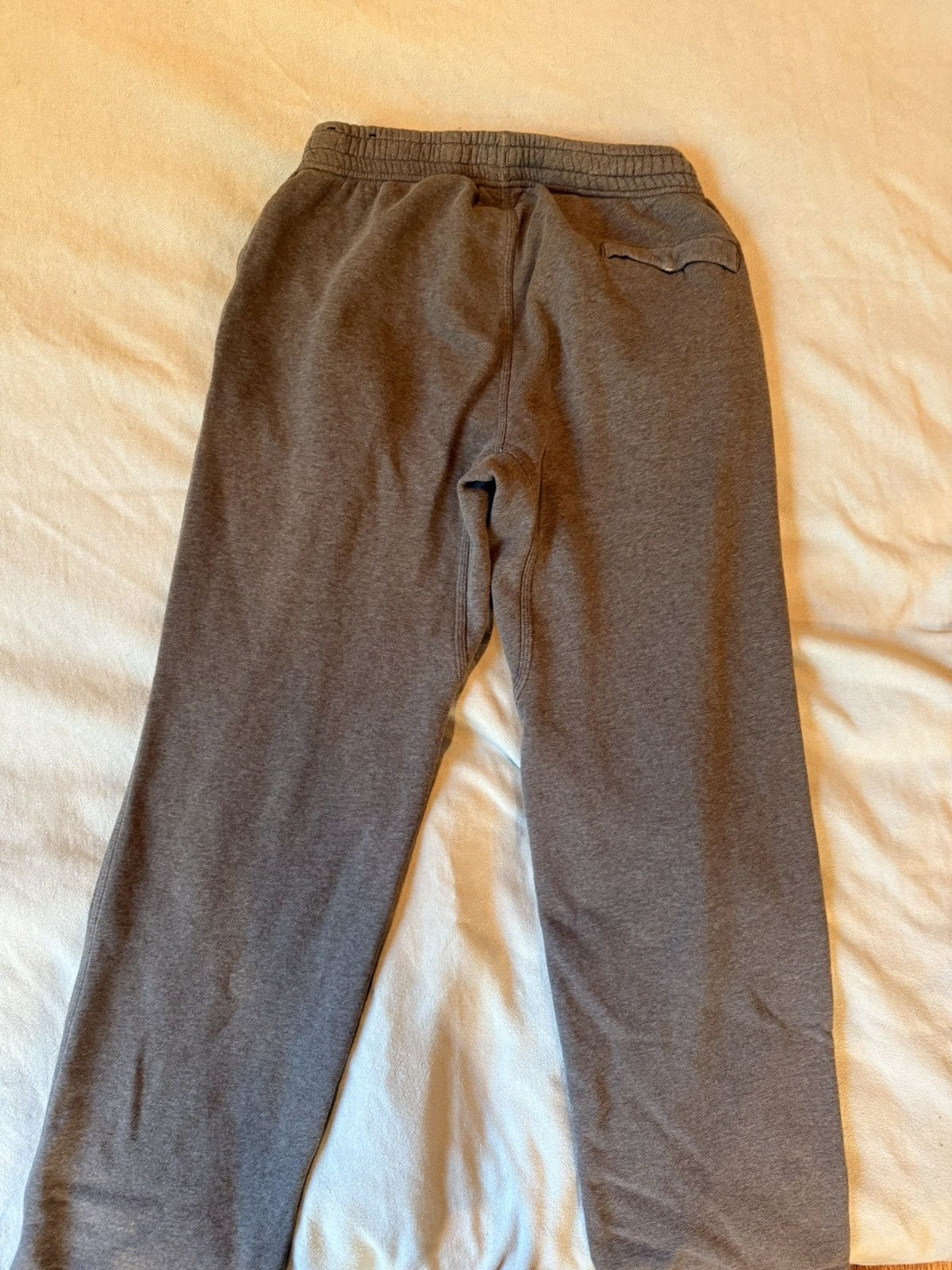Nike Grey nike sweatpants size medium Size US 32 / EU 48 - 4 Thumbnail