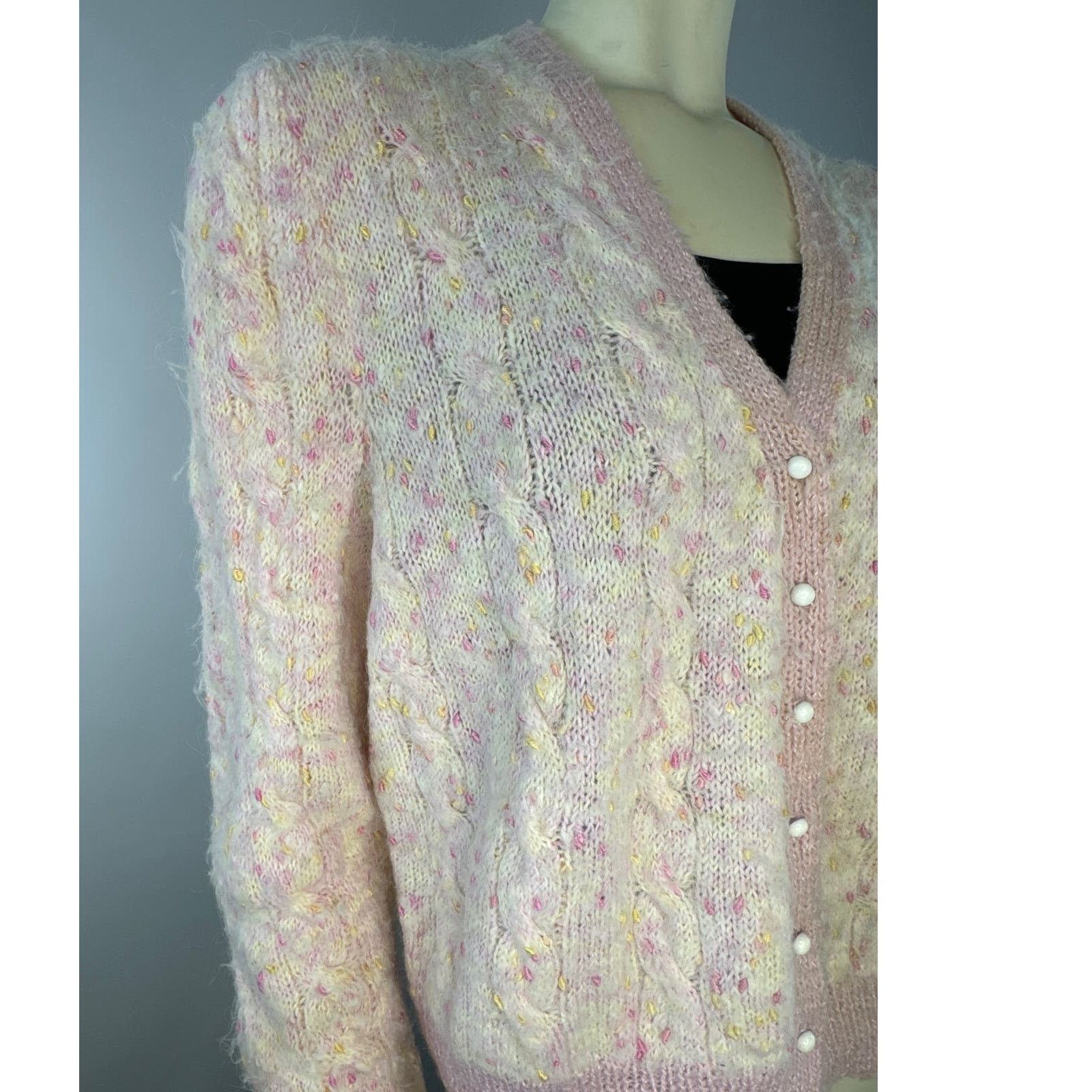 Vintage American vtg hand knit Mohair cardigan pink size medium Size M / US 6-8 / IT 42-44 - 4 Thumbnail