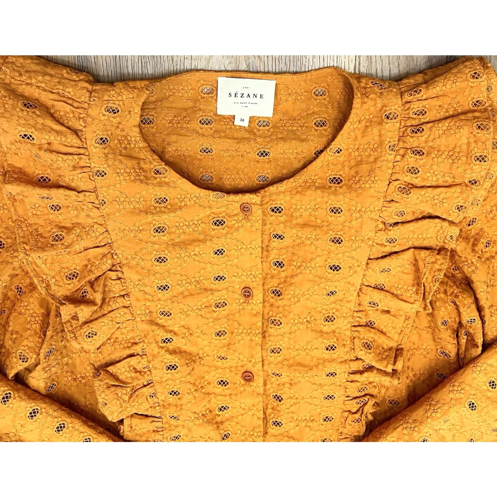 Vintage Sezane Blouse Shirt Woman 36 White Eyelet Ruffle Top Cottagecore Long Sleeve Button Lace 100% Cotton Size XS / US 0-2 / IT 36-38 - 4 Thumbnail