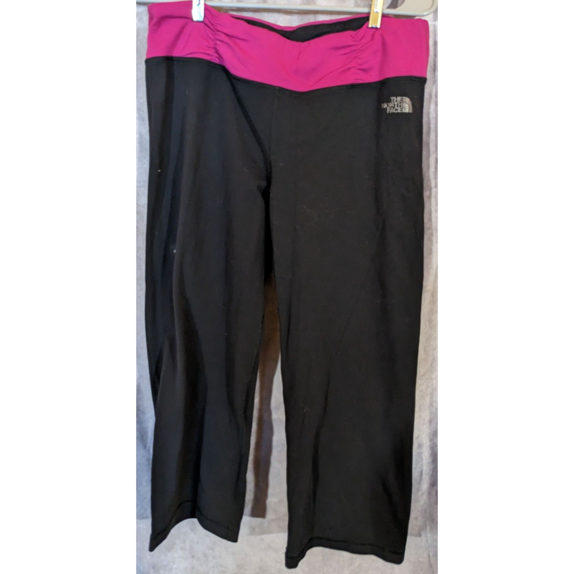 The North Face The North Face Womens Yoga Capri Pants Black & Pink Size Lar Size 32" / US 10 / IT 46 - 1 Thumbnail