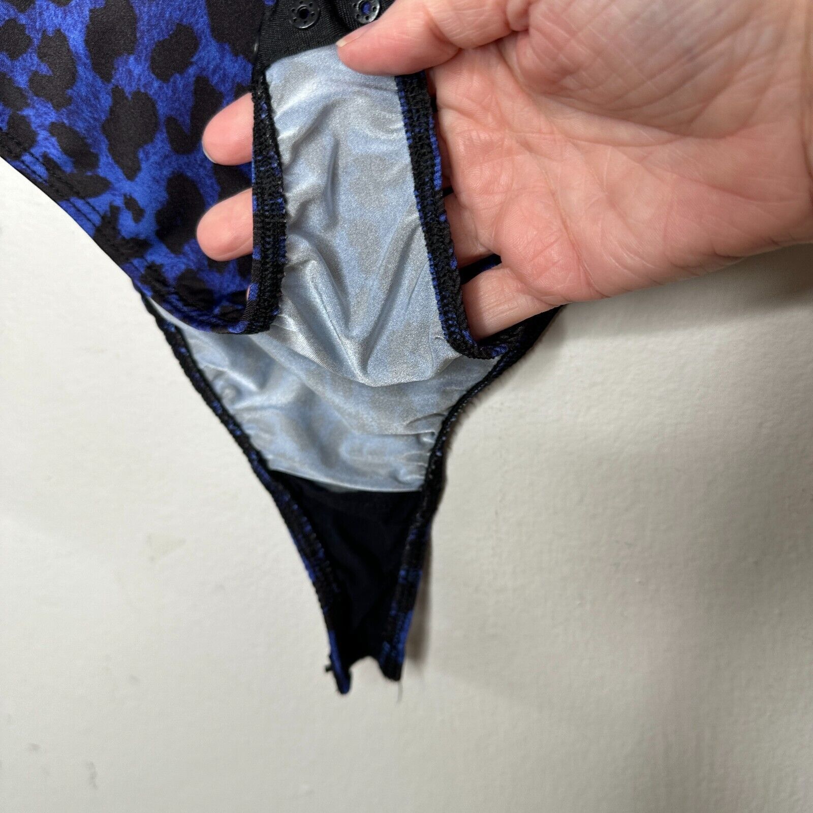 Topshop Topshop x Halpern Blue Cheetah Mock Neck Back Zip Bodysuit 2 Size XS / US 0-2 / IT 36-38 - 4 Thumbnail