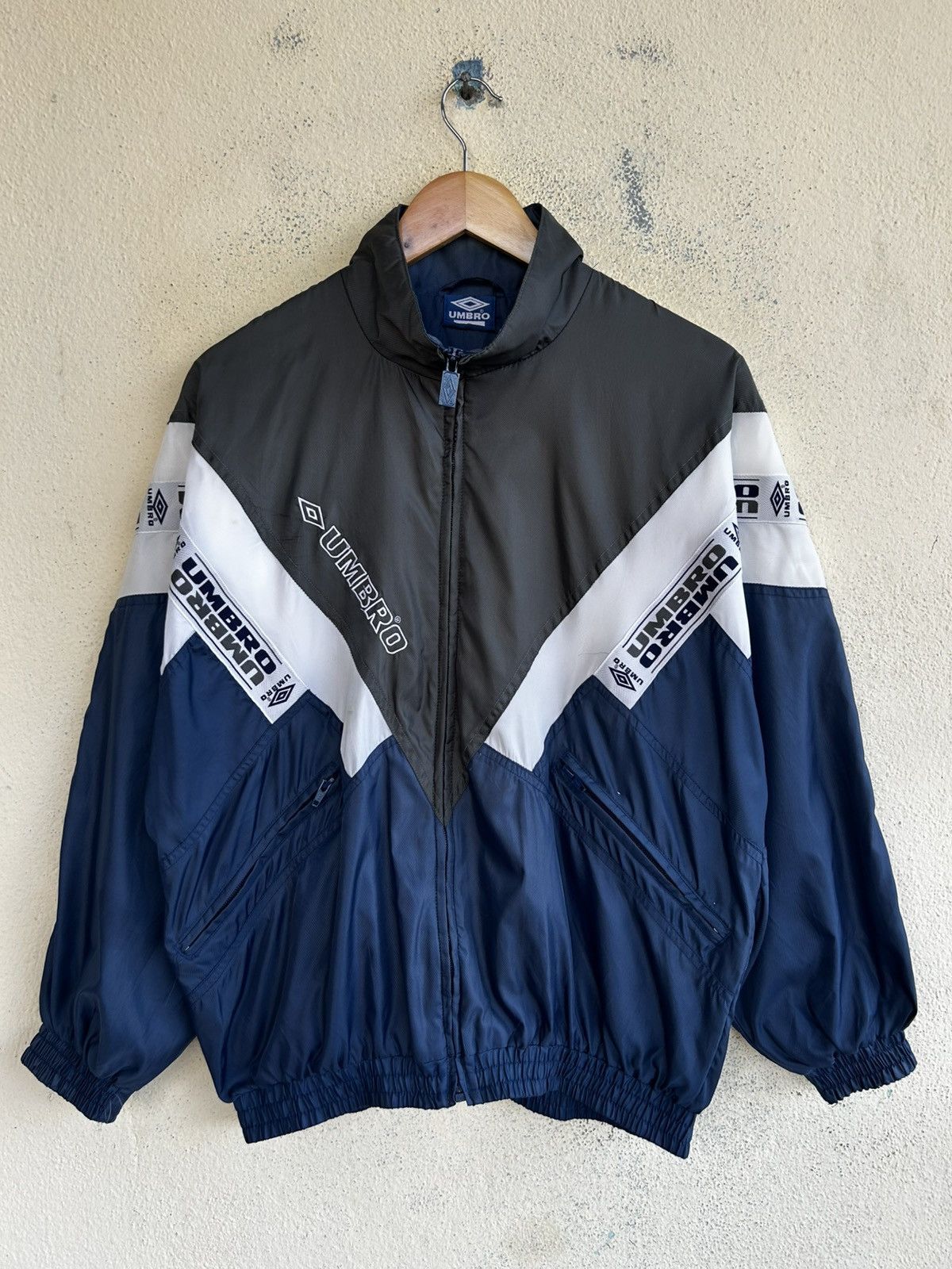 Umbro Vintage 90’s UMBRO Colour Block Nylon Windbreaker Size US S / EU 44-46 / 1 - 1 Thumbnail