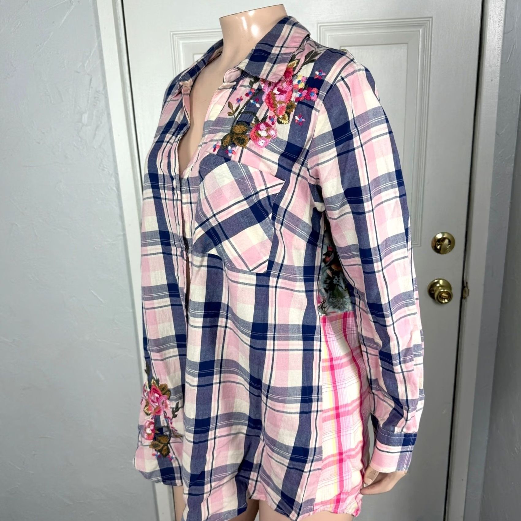 Soft Surroundings Soft Surroundings Button Women's Shirt M Floral Bohemian Embroidered Plaid N26 Size M / US 6-8 / IT 42-44 - 3 Thumbnail