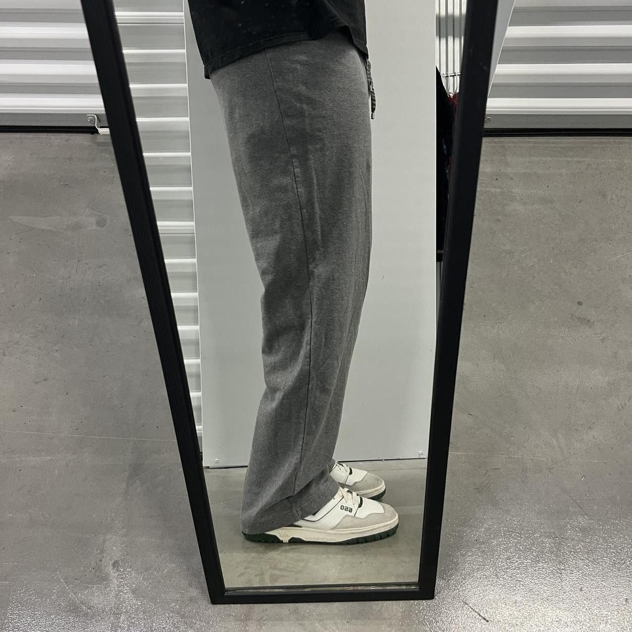 Vintage Vintage Y2K/2000s Baggy Grey Sweatpants with adjustable waistband and a drawstring and pockets! Size US 34 / EU 50 - 1 Thumbnail