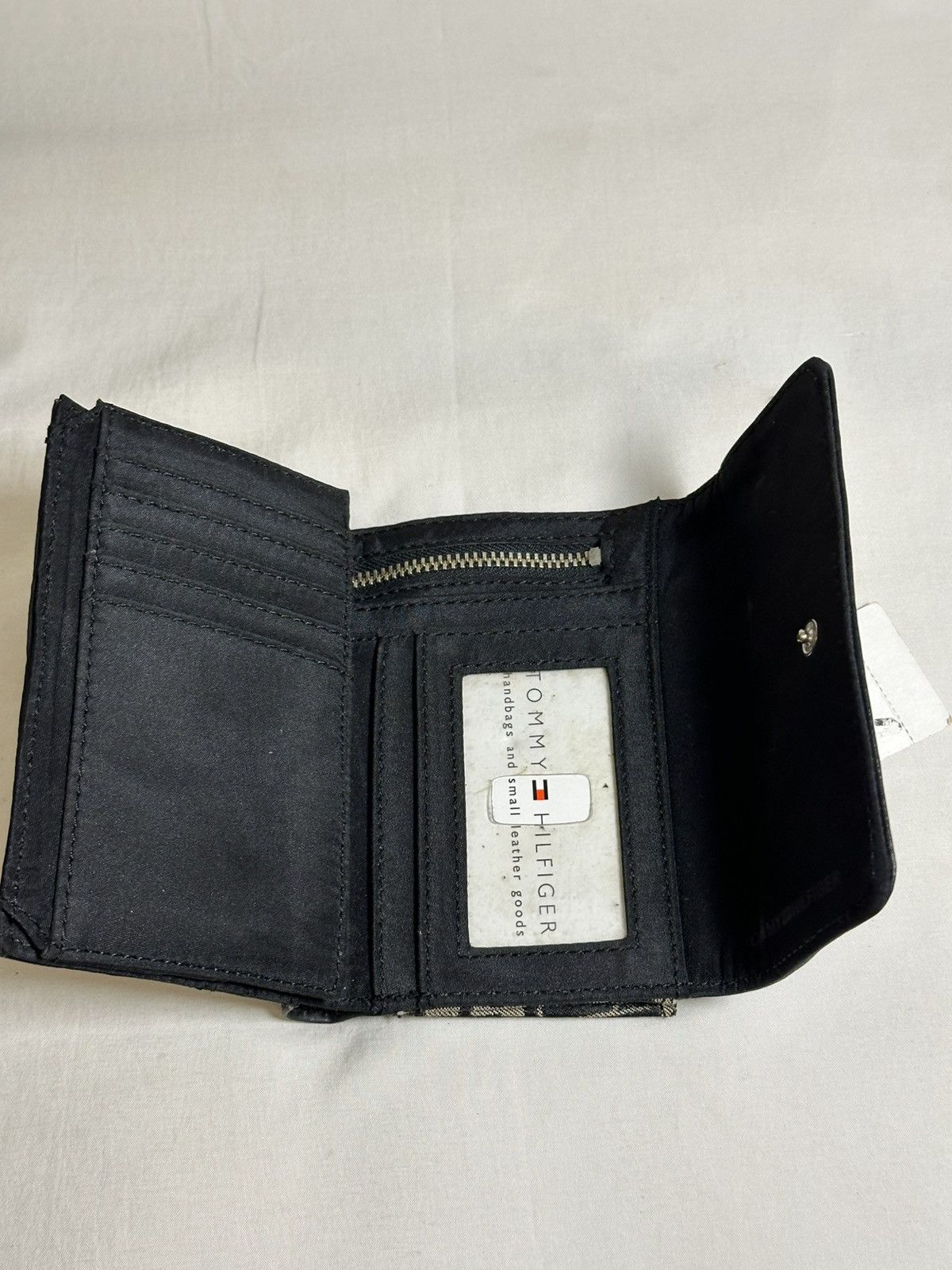 Tommy Hilfiger Tommy Hilfiger monogram canvas wallet. Size ONE SIZE - 10 Thumbnail