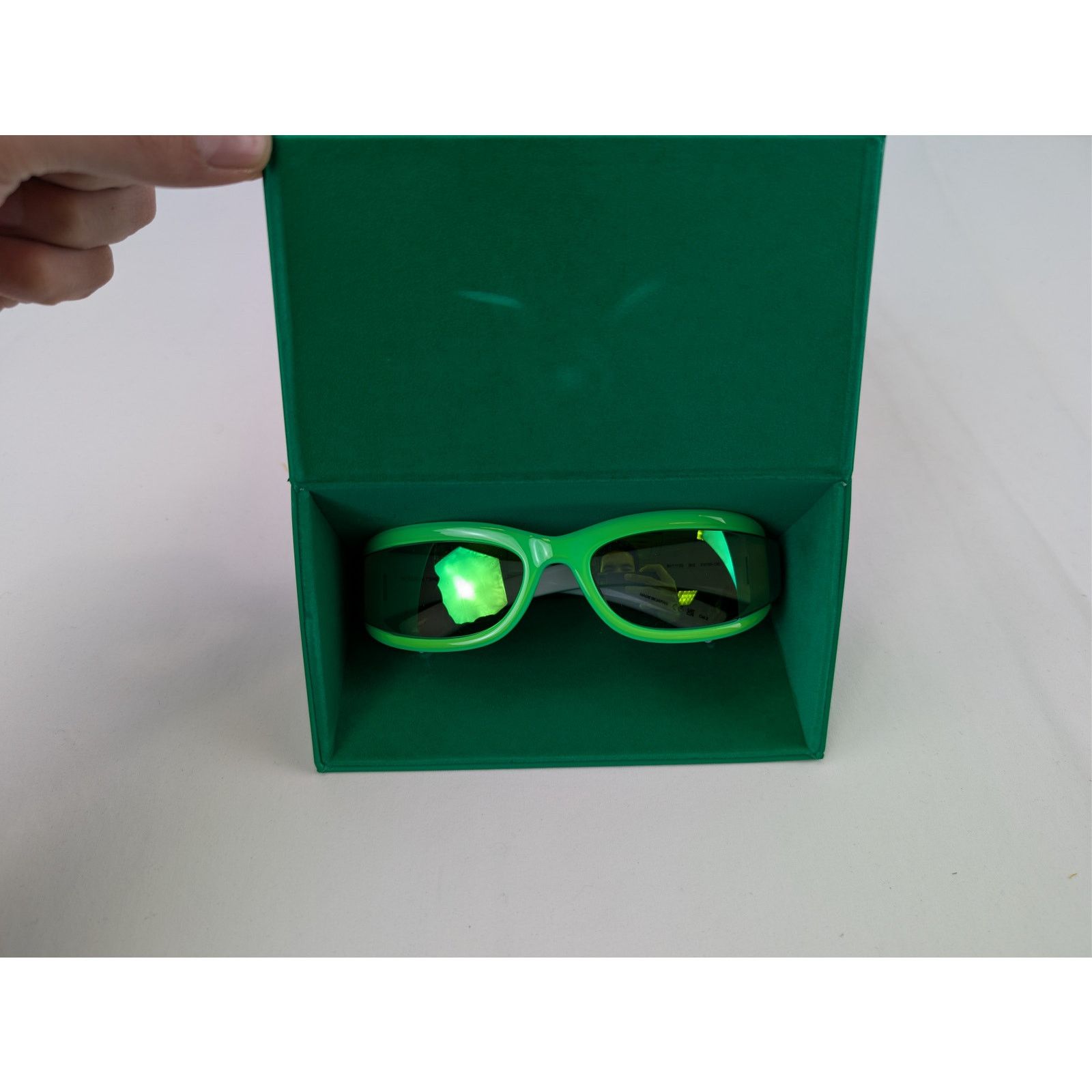 Bottega Veneta o1rshd1 / 555 / Size: OS / Sunglasses in Green Size ONE SIZE - 14 Thumbnail