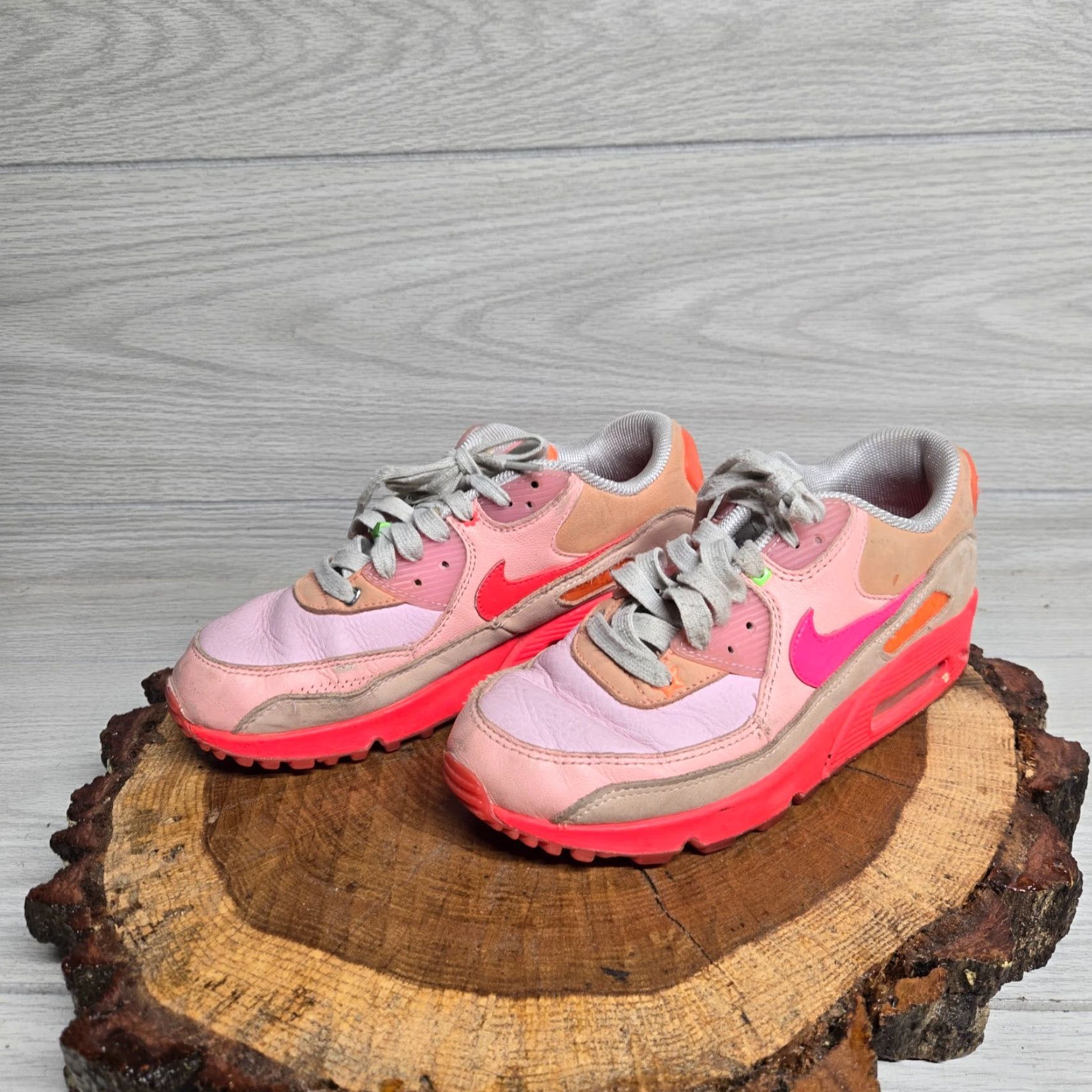 Nike Nike Air Max 90 Sneakers Women Size 7 Running Athletic Multicolor Crimson Platinum 2019 Size US 7 / IT 37 - 2 Thumbnail