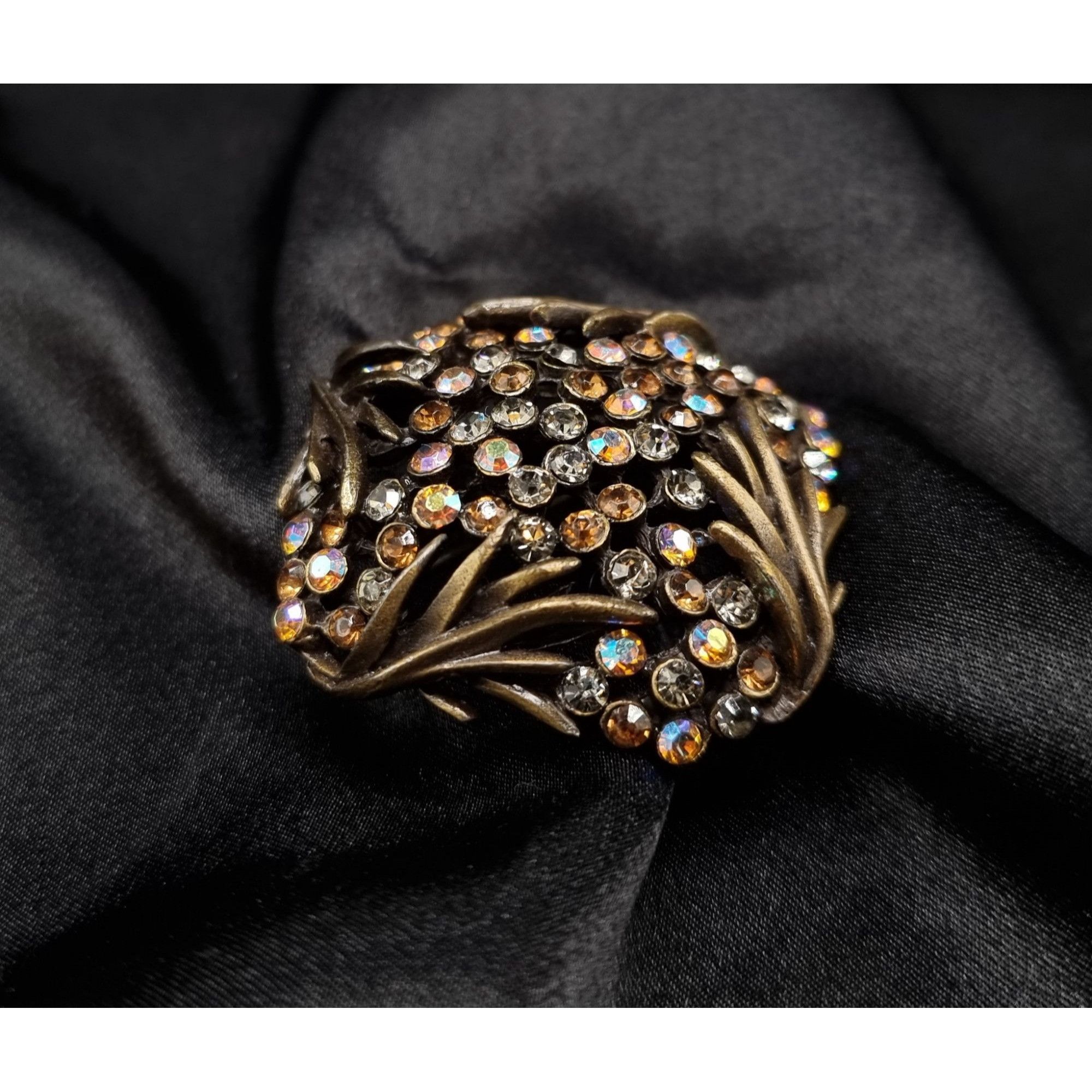 Vintage Vintage KARU Signed Brooch Floral Design With Rhinestones & Size ONE SIZE - 2 Thumbnail