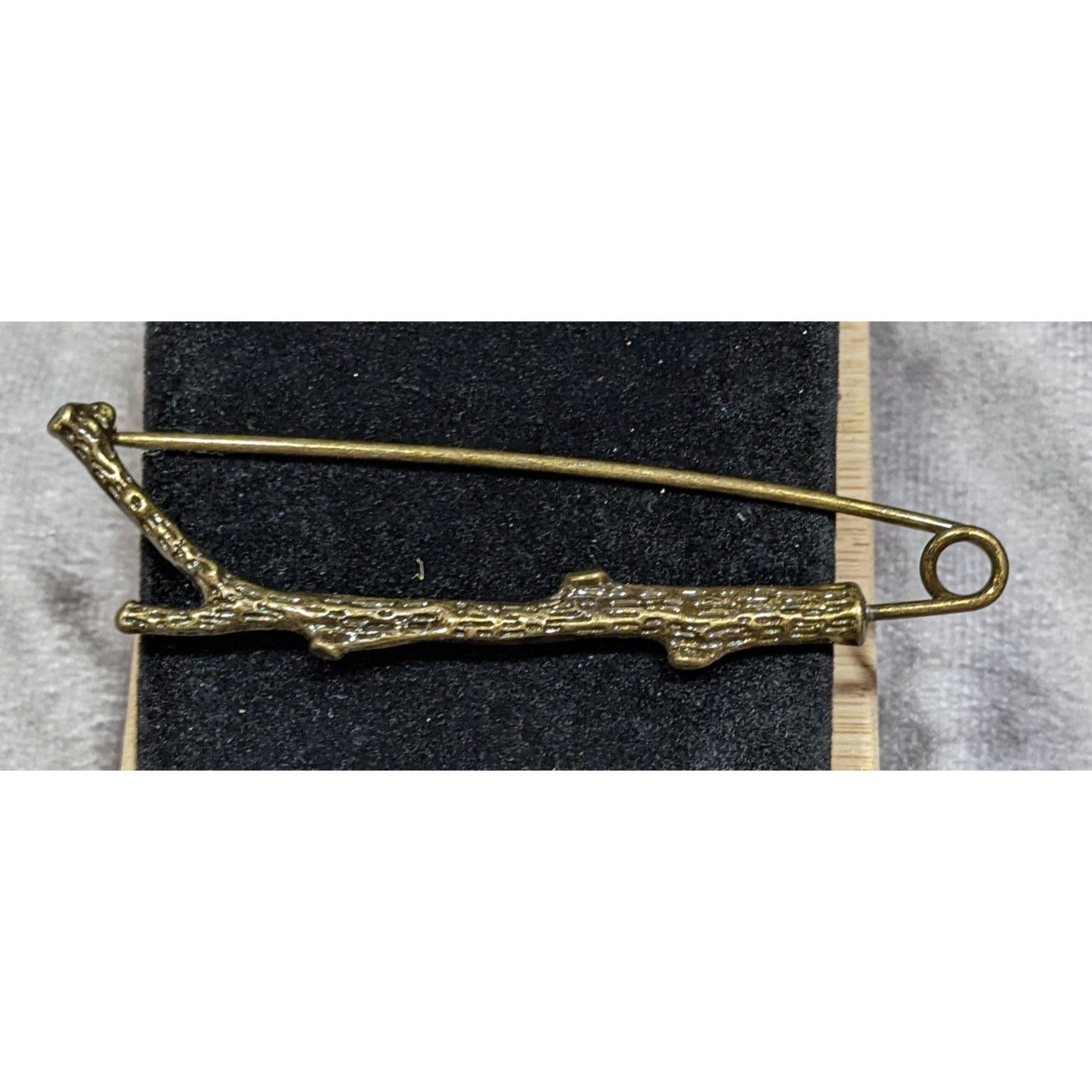 Other Vintage Cottagecore Tree Branch Brooch Gold Tone Size ONE SIZE - 3 Thumbnail