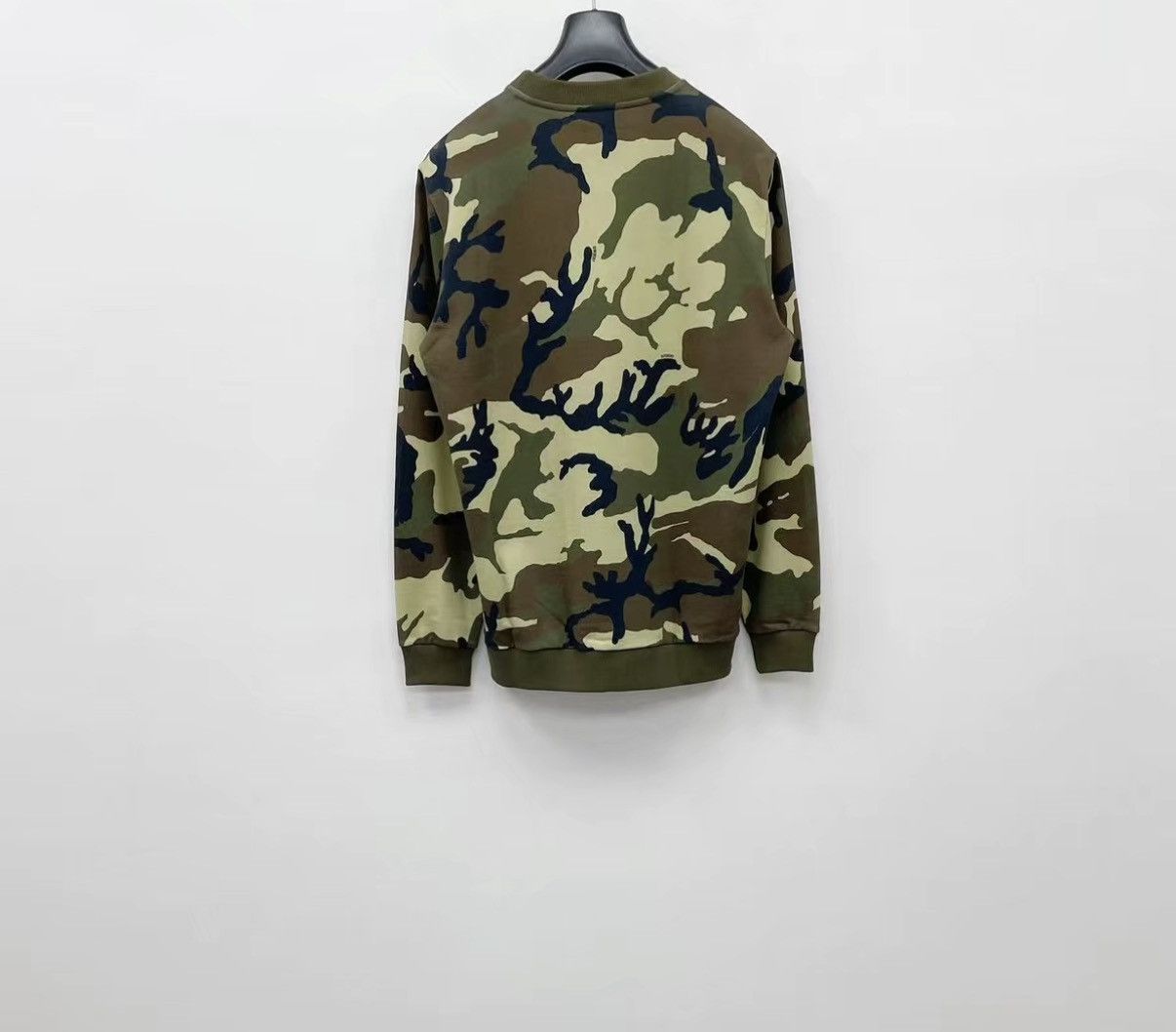 Givenchy Givenchy 100% Cotton Camouflage Sweatshirt J30 Size US L / EU 52-54 / 3 - 5 Thumbnail