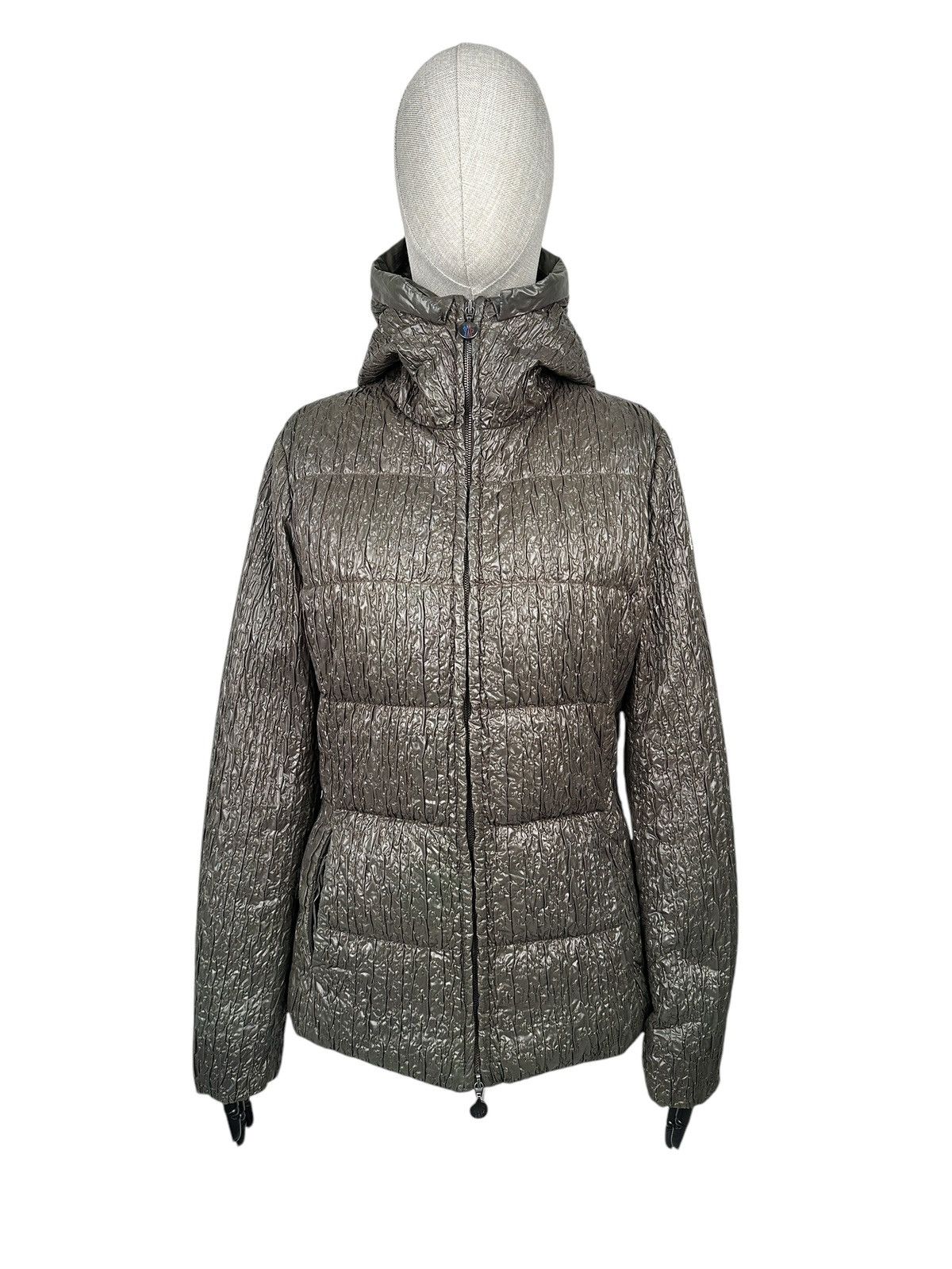 Moncler Vintage MONCLER Pleated Wrinkle Down Jackets Women’s Size 4 Size M / US 6-8 / IT 42-44 - 2 Thumbnail
