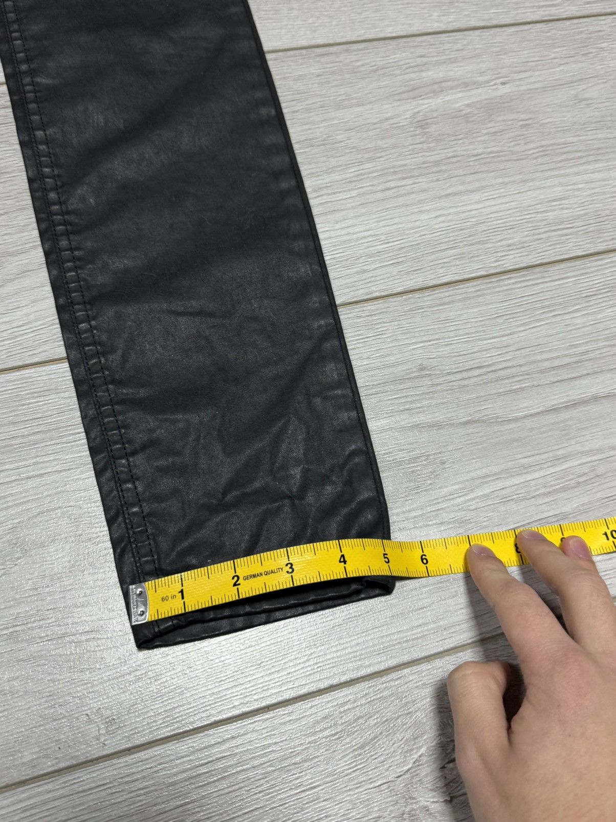 Acne Studios Acne Studios low pleather pants slim Size 28" / US 6 / IT 42 - 6 Thumbnail