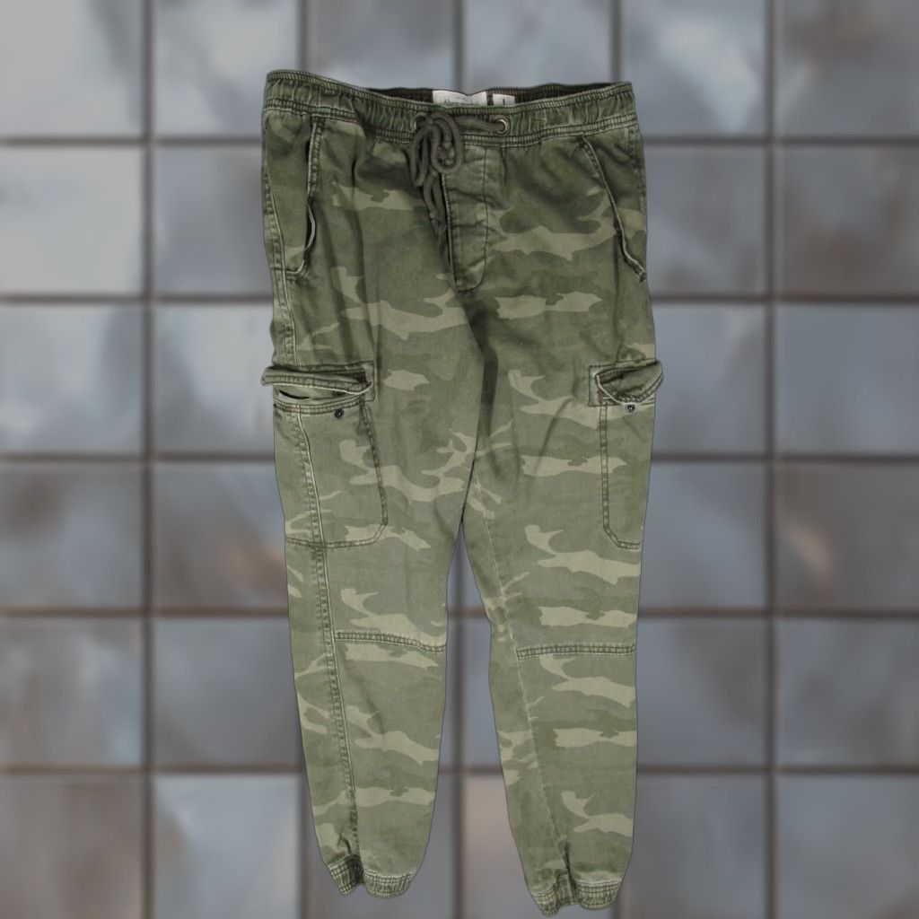 Abercrombie & Fitch Abercrombie & Fitch Cargo Pants Mens Large Green Camo Tapered 32x28 Classic Fit Size US 33 - 1 Thumbnail