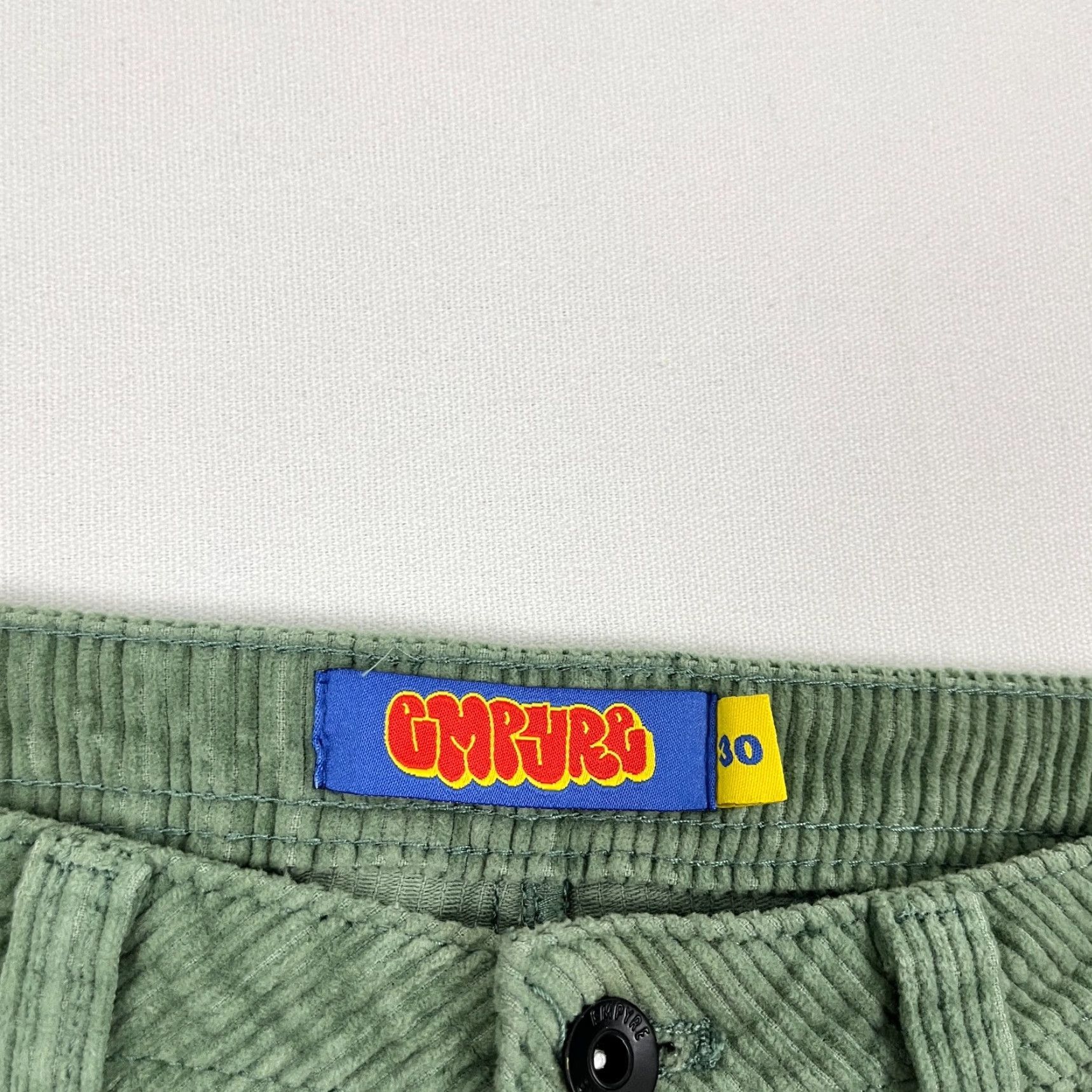 Empyre VINTAGE Empyre Green Corduroy Pants Mens 30x28 Relaxed Straight Leg Y2K Retro Skater Cords Black? Wait Size US 30 / EU 46 - 6 Thumbnail