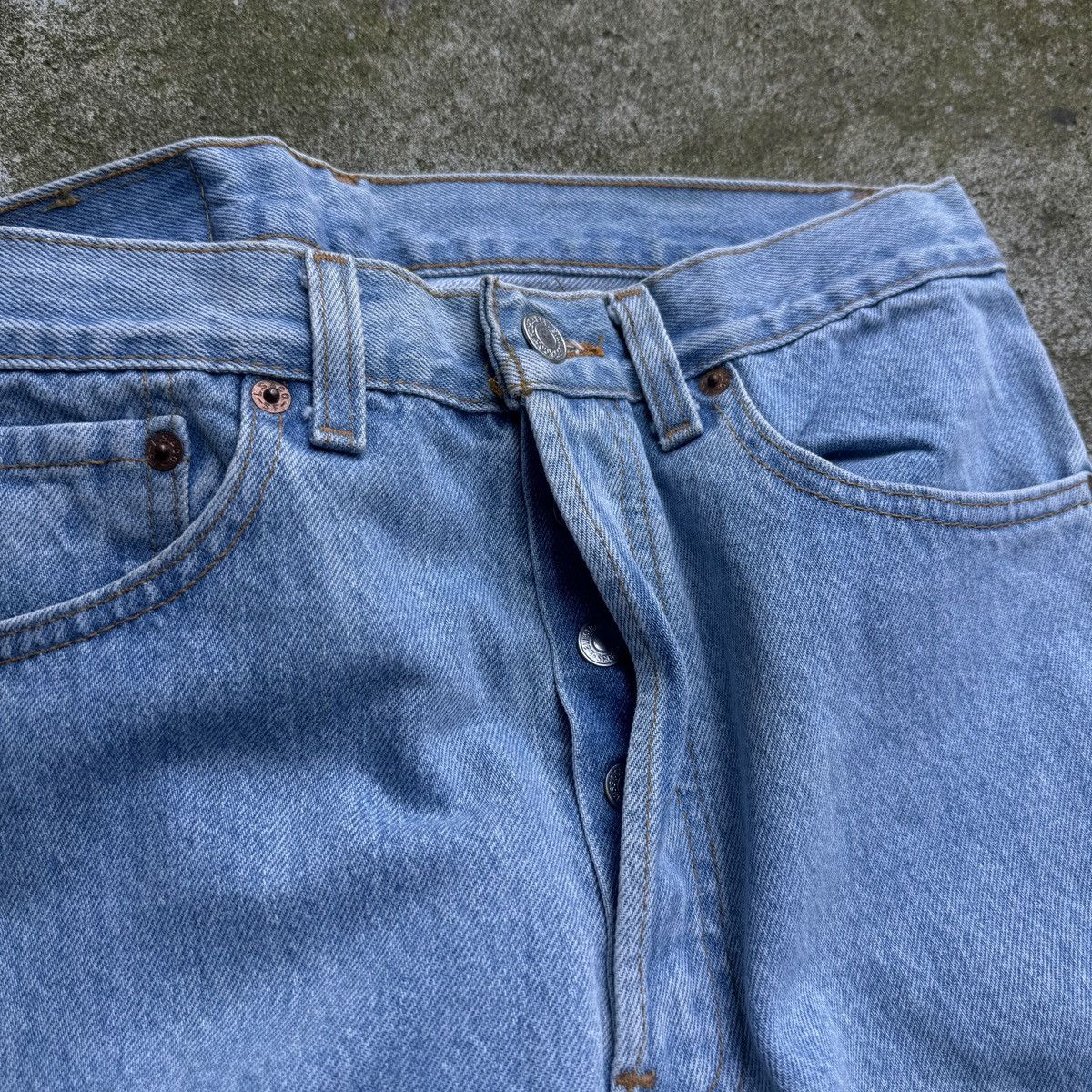 Levi's Vintage 90s Levi's 501 Light Wash Jeans 31x38 Size US 31 - 7 Thumbnail