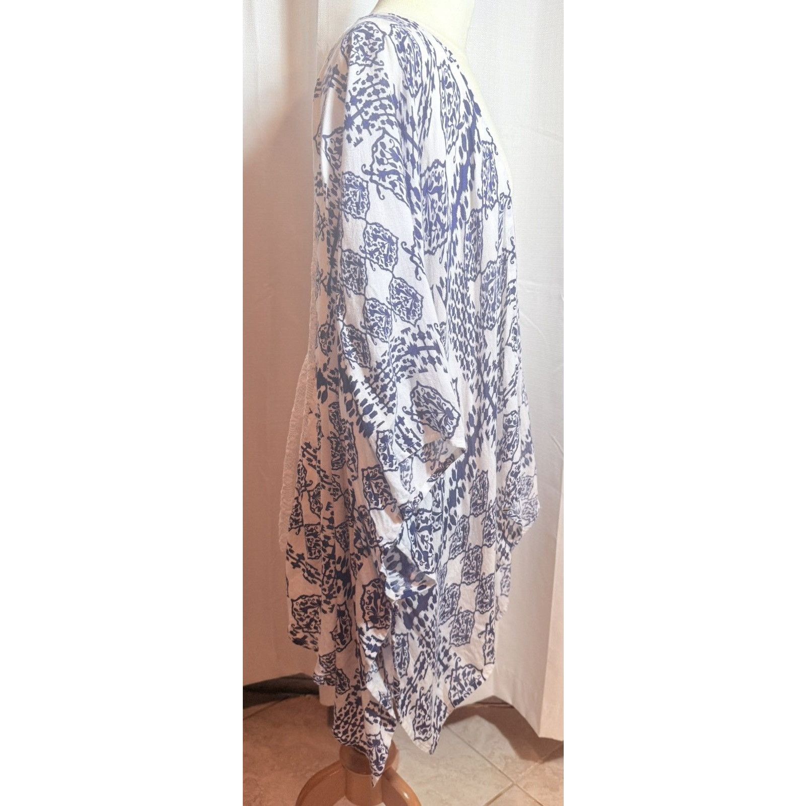 ELAN White kimono jacket with lace panel and navy pattern Size ONE SIZE - 4 Thumbnail
