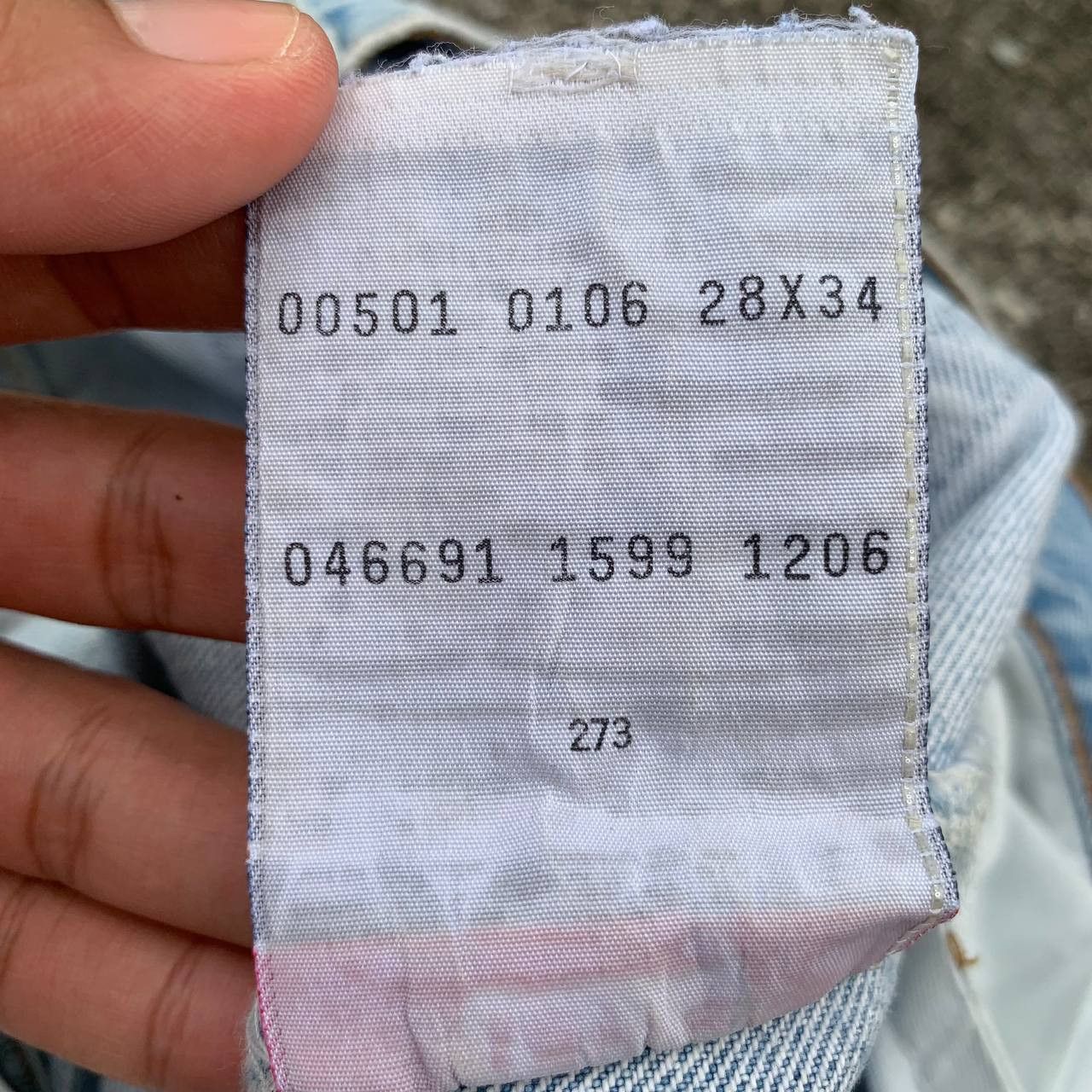 Levi's Vintage Clothing Vintage Levis 501 Fly Button Jeans Light Blue Wash Denim Size US 28 / EU 44 - 8 Thumbnail