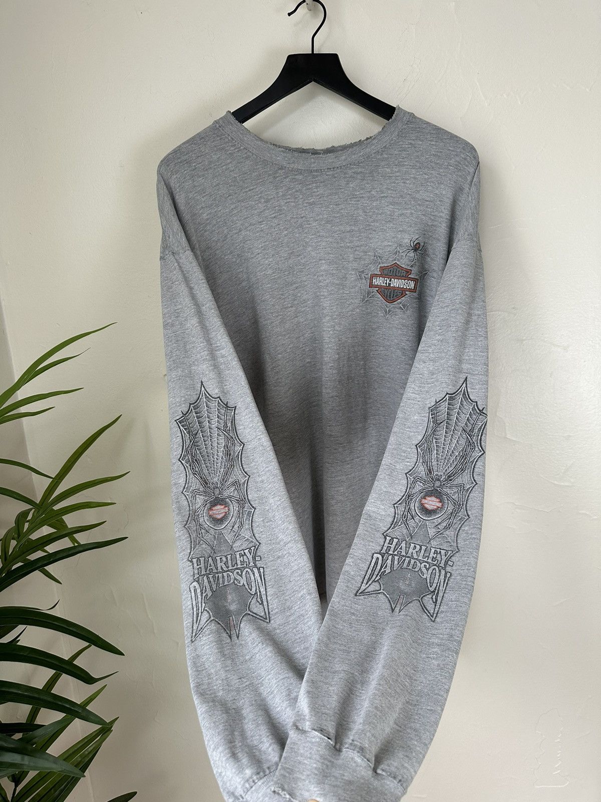 image of Thrashed Black Widow Grey Harley Davidson Longsleeve, Men's