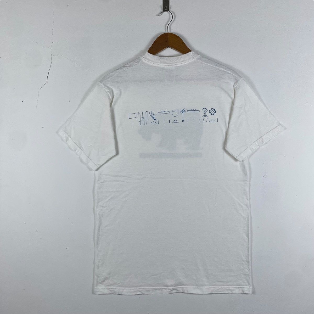 Vintage Vintage 90's The METROPOLITAN MUSEUM Of ART Hippo Tee Size US M / EU 48-50 / 2 - 3 Thumbnail