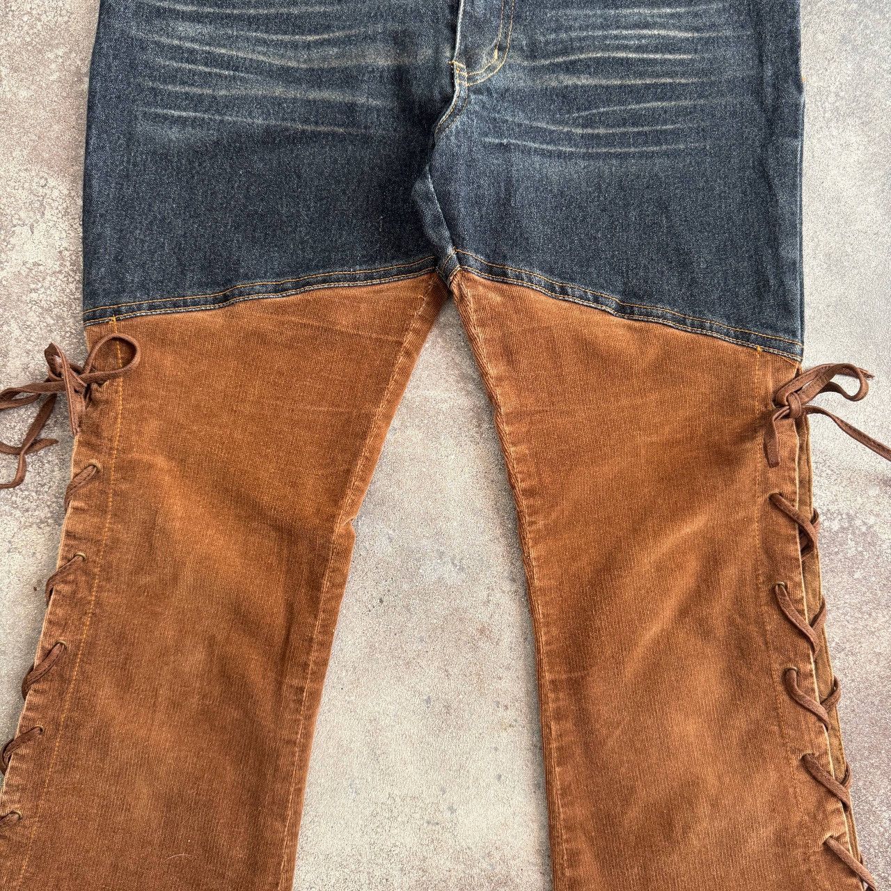 20471120 Avant Garde Vintage Low Rise Corduroy Flared Jeans Size 28" / US 6 / IT 42 - 9 Thumbnail