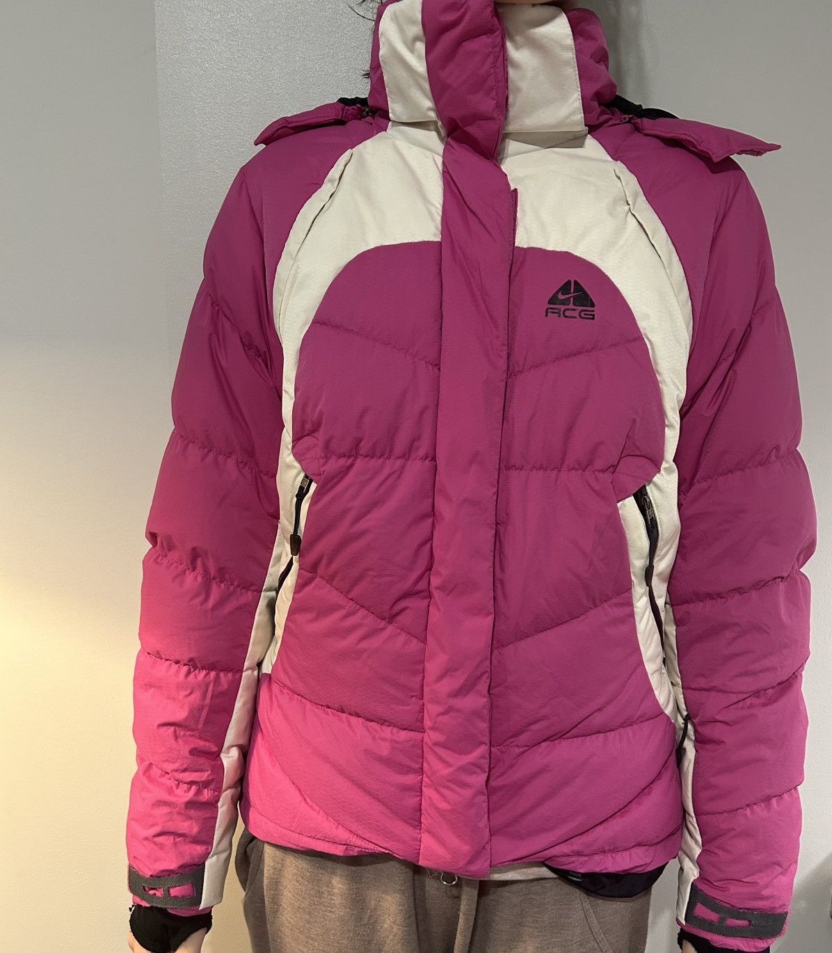 Nike Nike ACG vintage white pink puffer jacket small logo Size S / US 4 / IT 40 - 7 Thumbnail