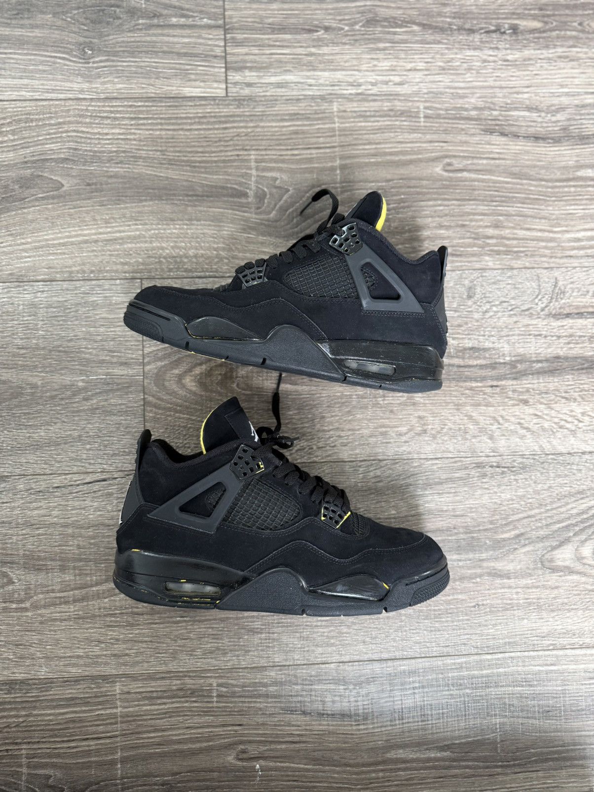 Jordan Brand Jordan 4 Thunder 2023 Size US 9.5 / EU 42-43 - 2 Thumbnail