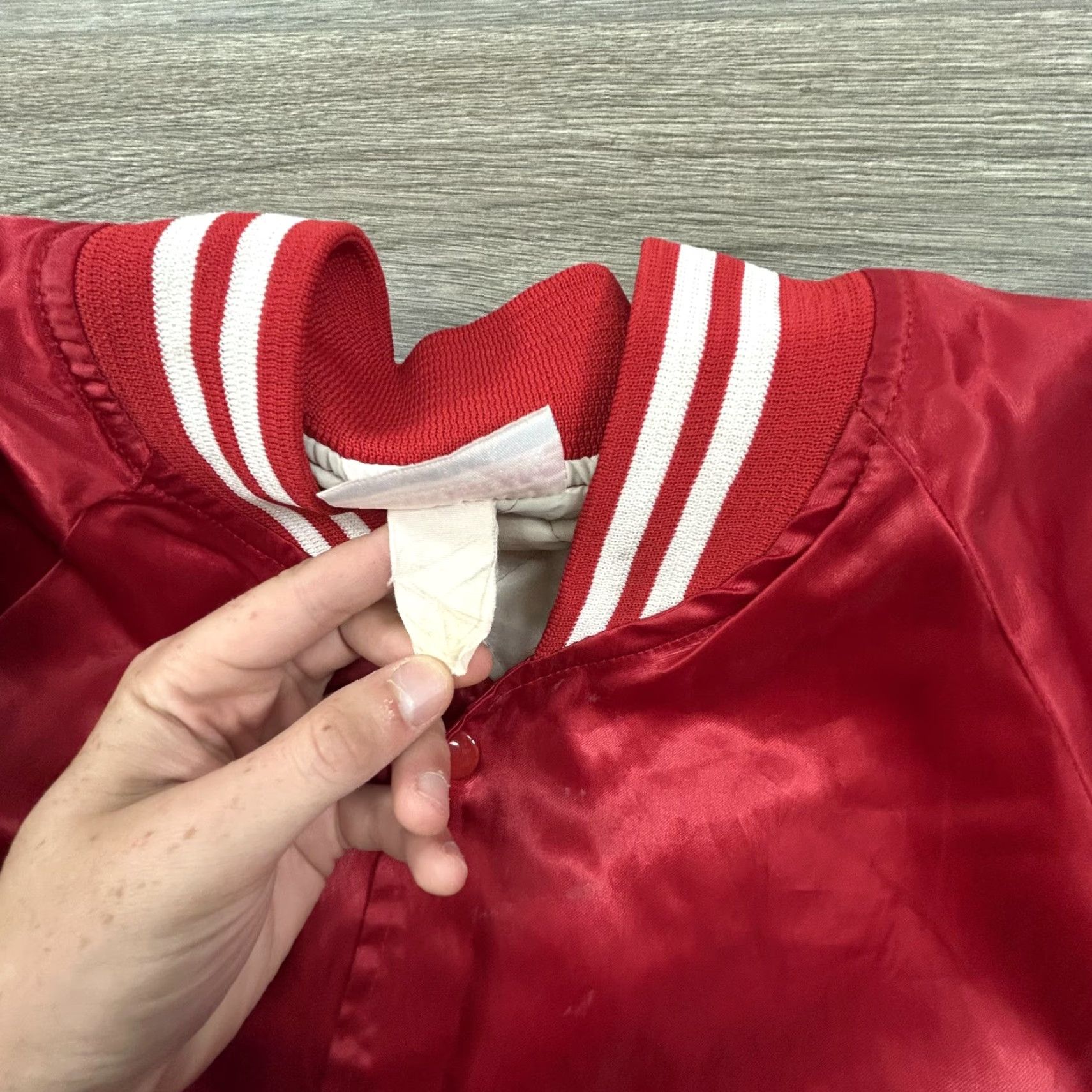 Vintage VINTAGE Hartwell Jacket Mens Medium Red Satin Baseball 90s 1992 MLB Lakewood Village Little League Embroidered Logo Pockets Snap Front Size US M / EU 48-50 / 2 - 5 Thumbnail