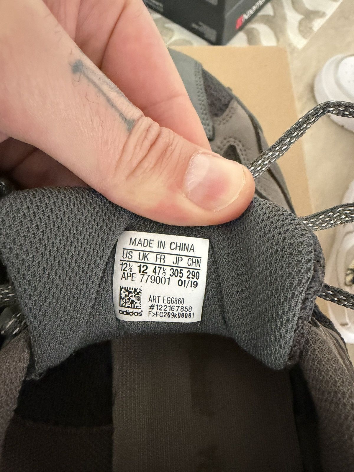 Yeezy Adidas Yeezy Boost 700 V2 Geode 12.5US Size US 12.5 / EU 45-46 - 6 Thumbnail