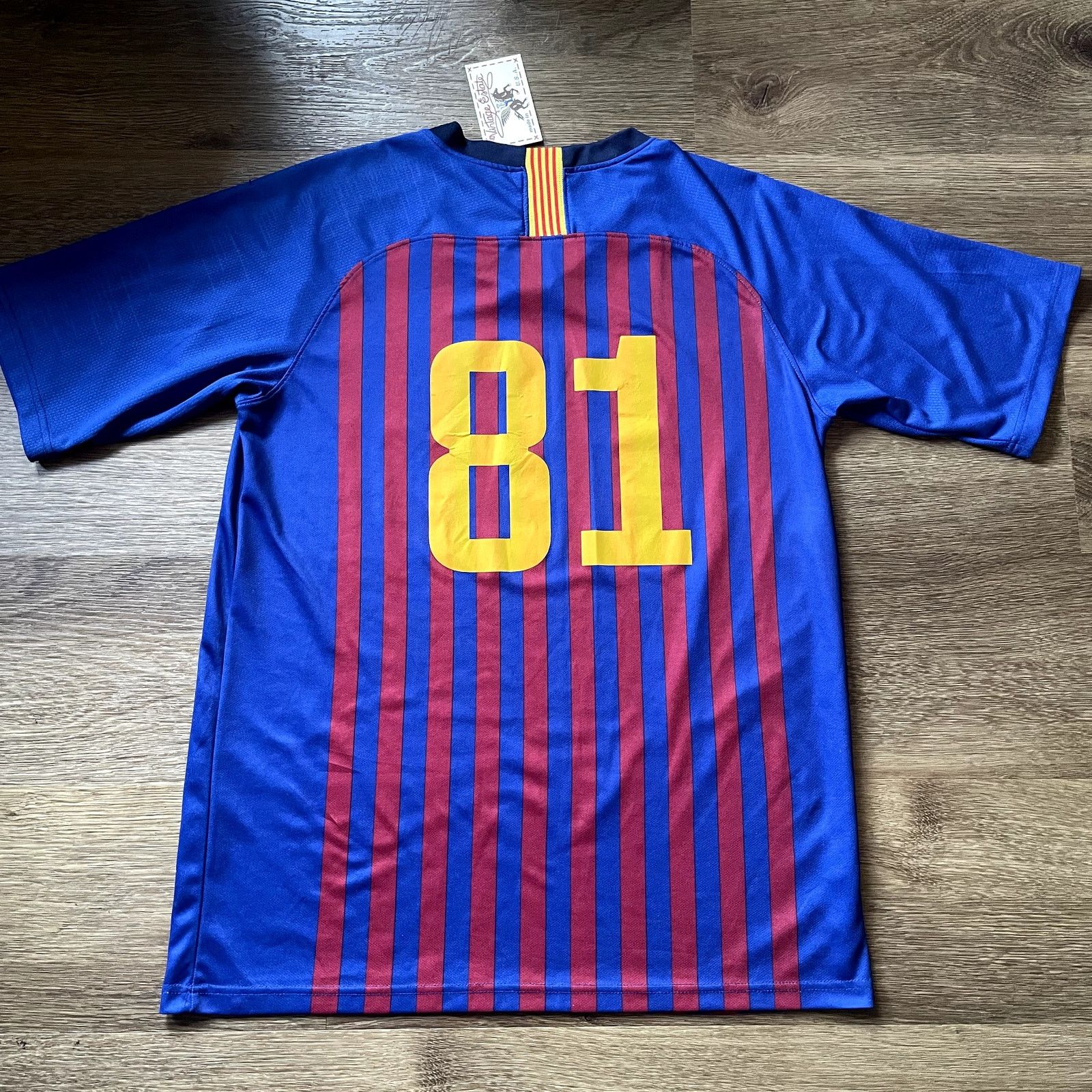 Vintage Messi Jersey- Size M Size US M / EU 48-50 / 2 - 2 Thumbnail