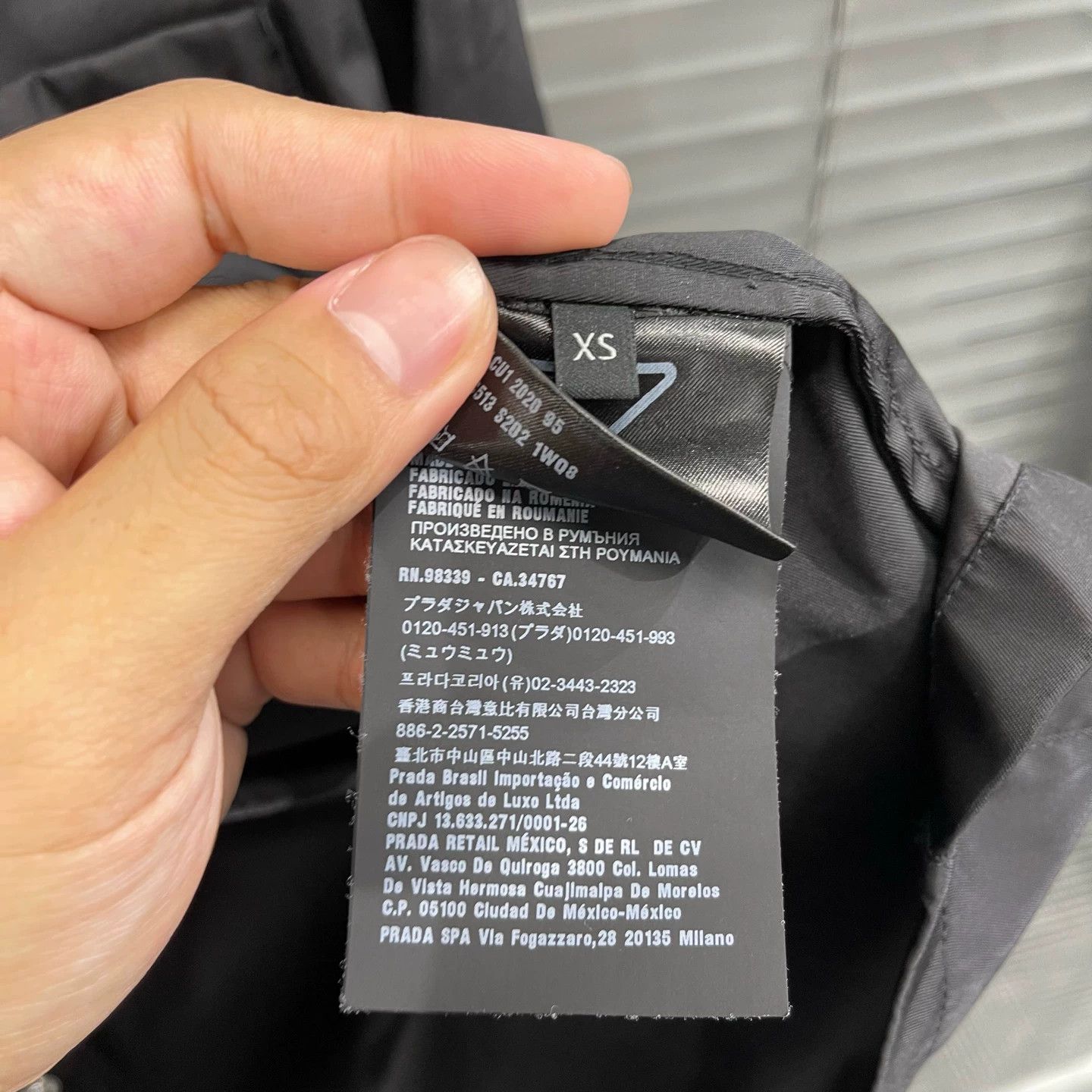 Prada Prada Re-Nylon short-sleeve shirt XS (oversized) 99 new Size US XS / EU 42 / 0 - 5 Thumbnail