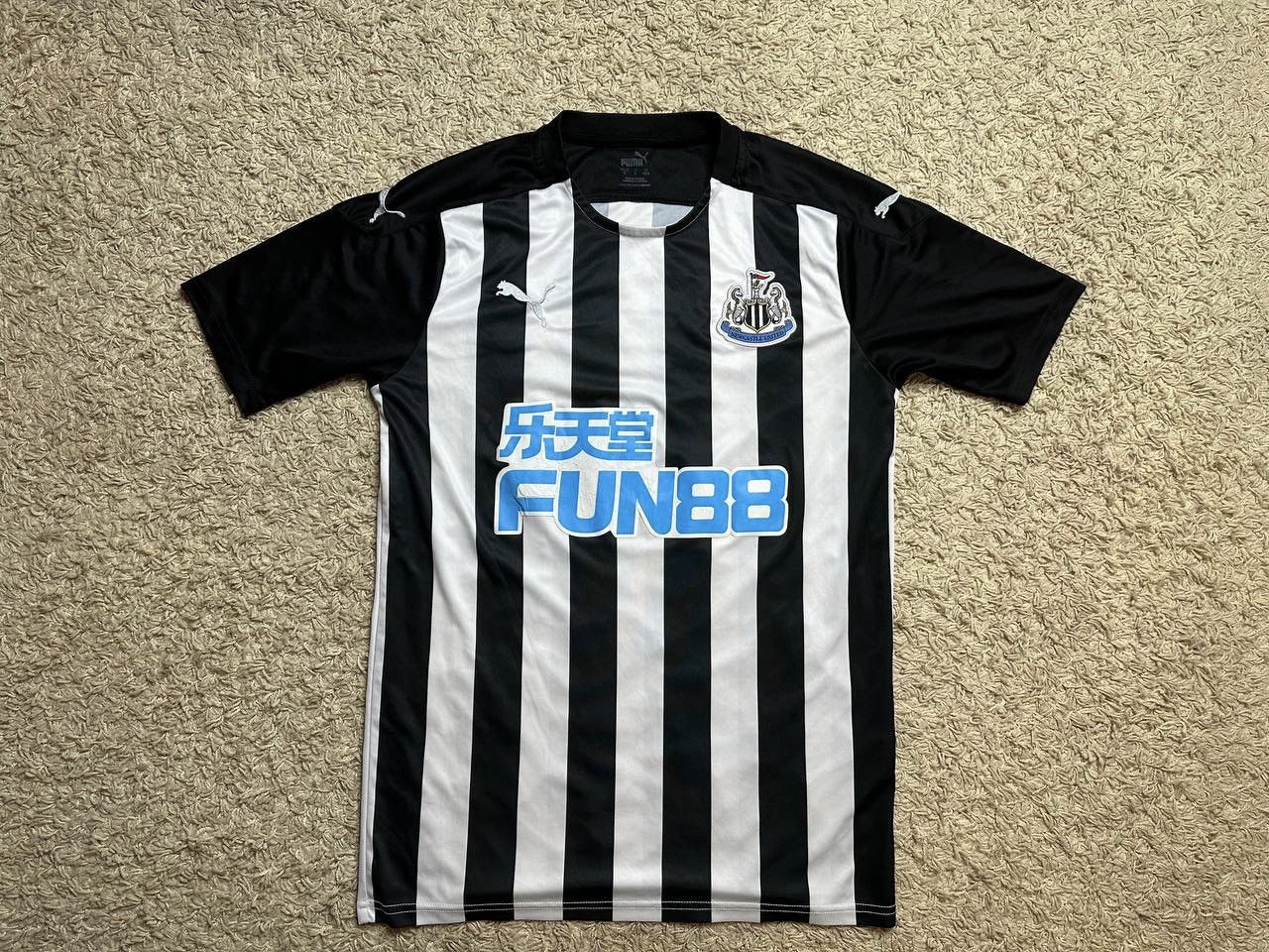 Other Puma Newcastle United Vintage Jersey Shirt Size US S / EU 44-46 / 1 - 1 Thumbnail