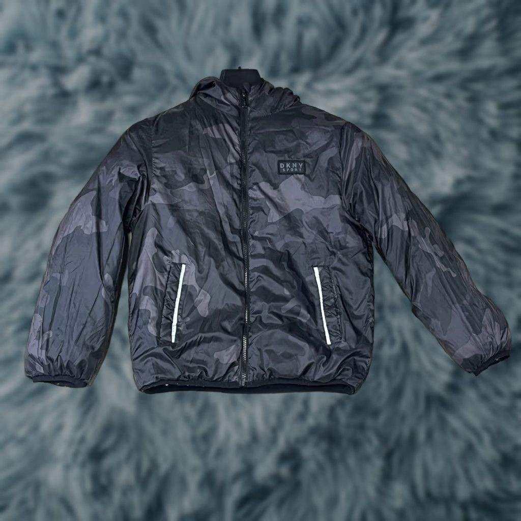 DKNY DKNY Reversible Jacket Women M Puffer Jacket Black Camouflage Zip Hooded 10-12 Colors: Camo Size M / US 6-8 / IT 42-44 - 1 Thumbnail