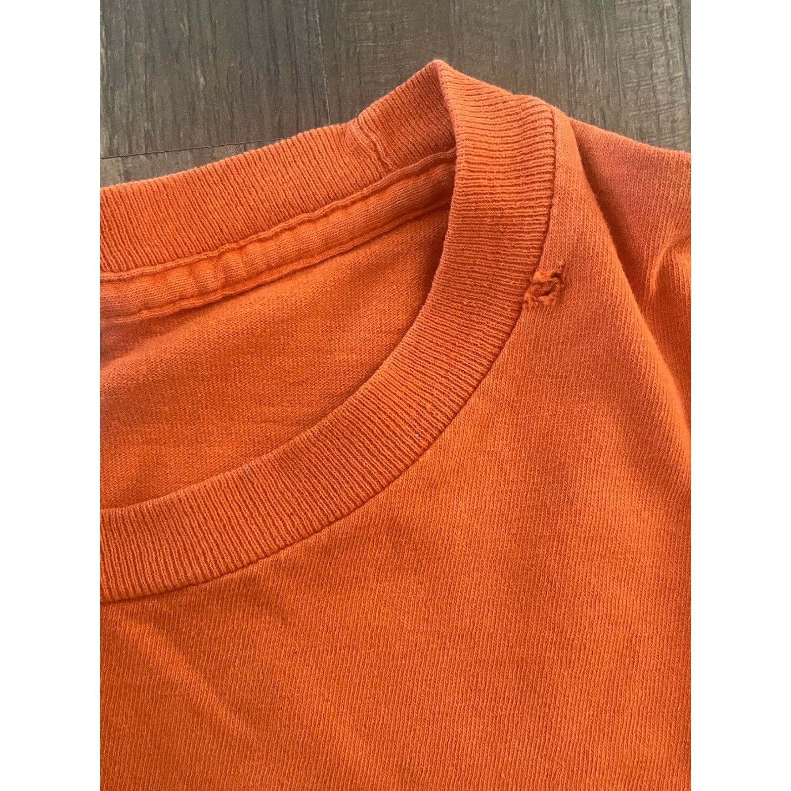 Nike VINTAGE Nike T-Shirt Orange Silver Tag M Men Shirt 19x25 .5 Metal Size US M / EU 48-50 / 2 - 6 Thumbnail