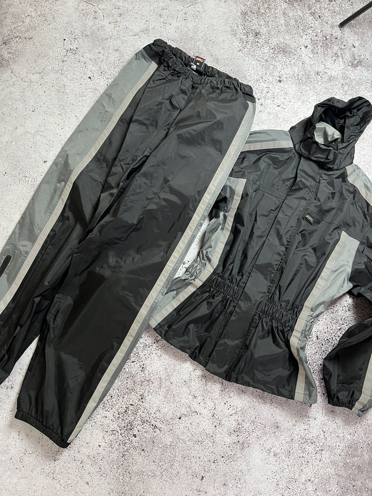 Vintage 🏍️Vintage Polo MotoSuit Formula 1 Malboro Reflective Full-Zip Size US M / EU 48-50 / 2 - 14 Thumbnail