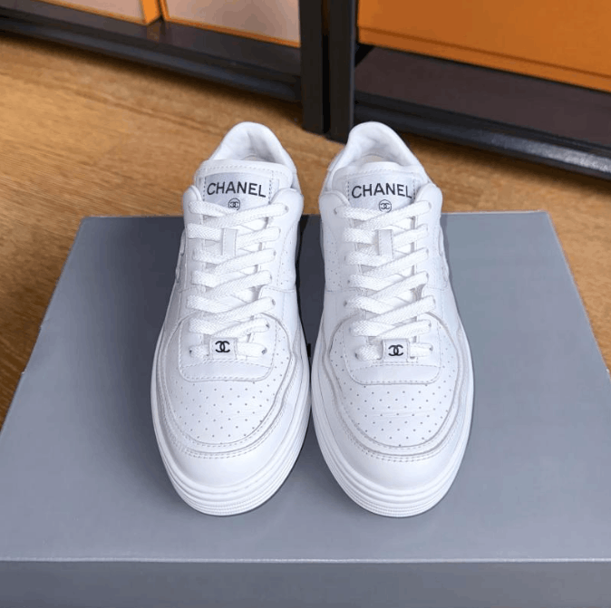 Chanel Chanel low-top casual shoes Size US 6 / IT 36 - 2 Thumbnail