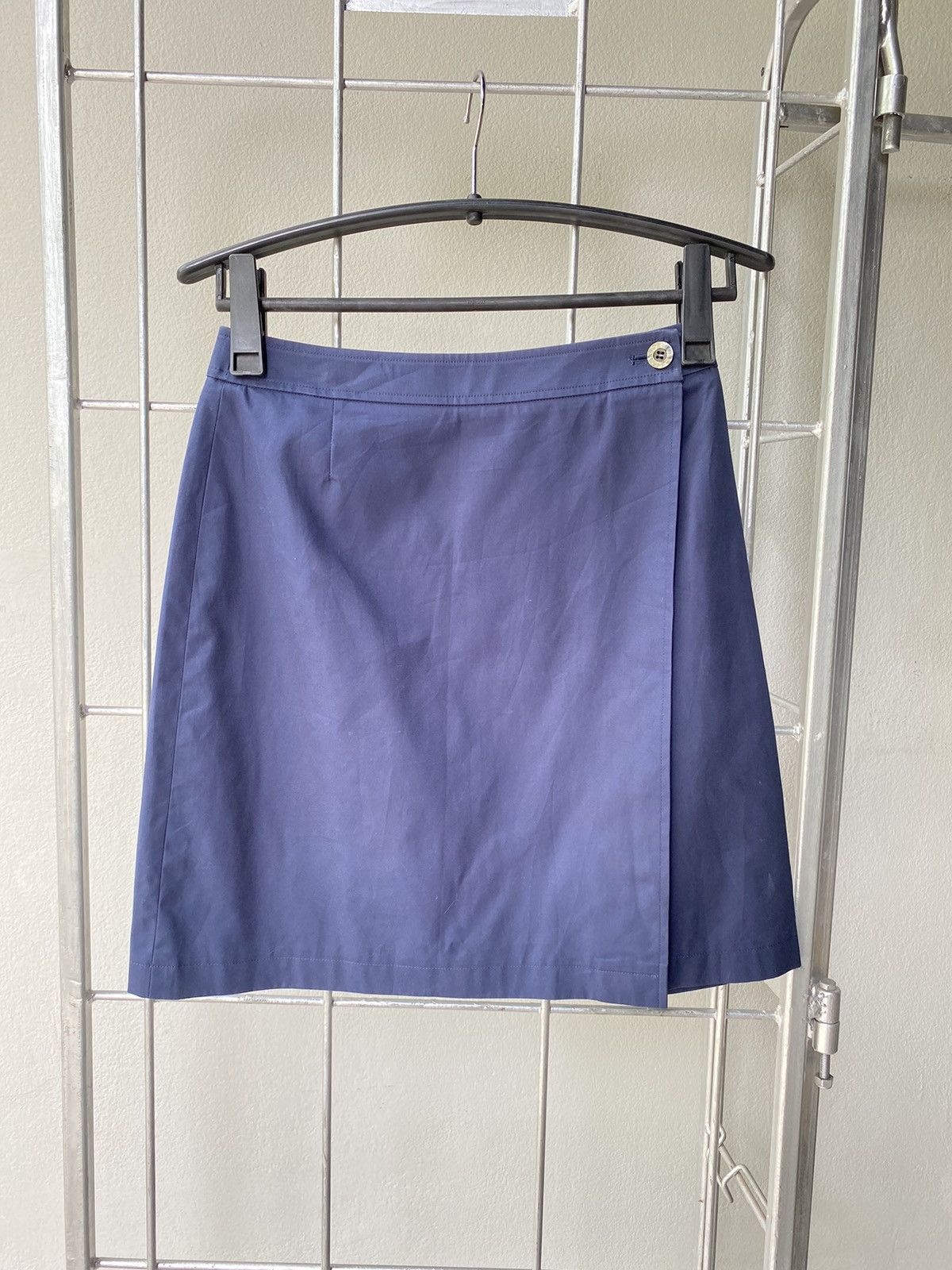 Burberry navy skirt