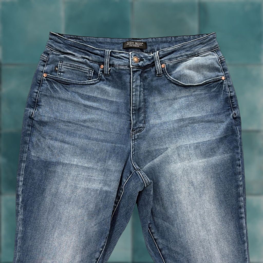 Denime VINTAGE: No | Judy Blue Jeans Womens 18W Blue Medium Wash Stretch Skinny Ankle Denim Preppy Size 40" / US 18 - 1 Thumbnail