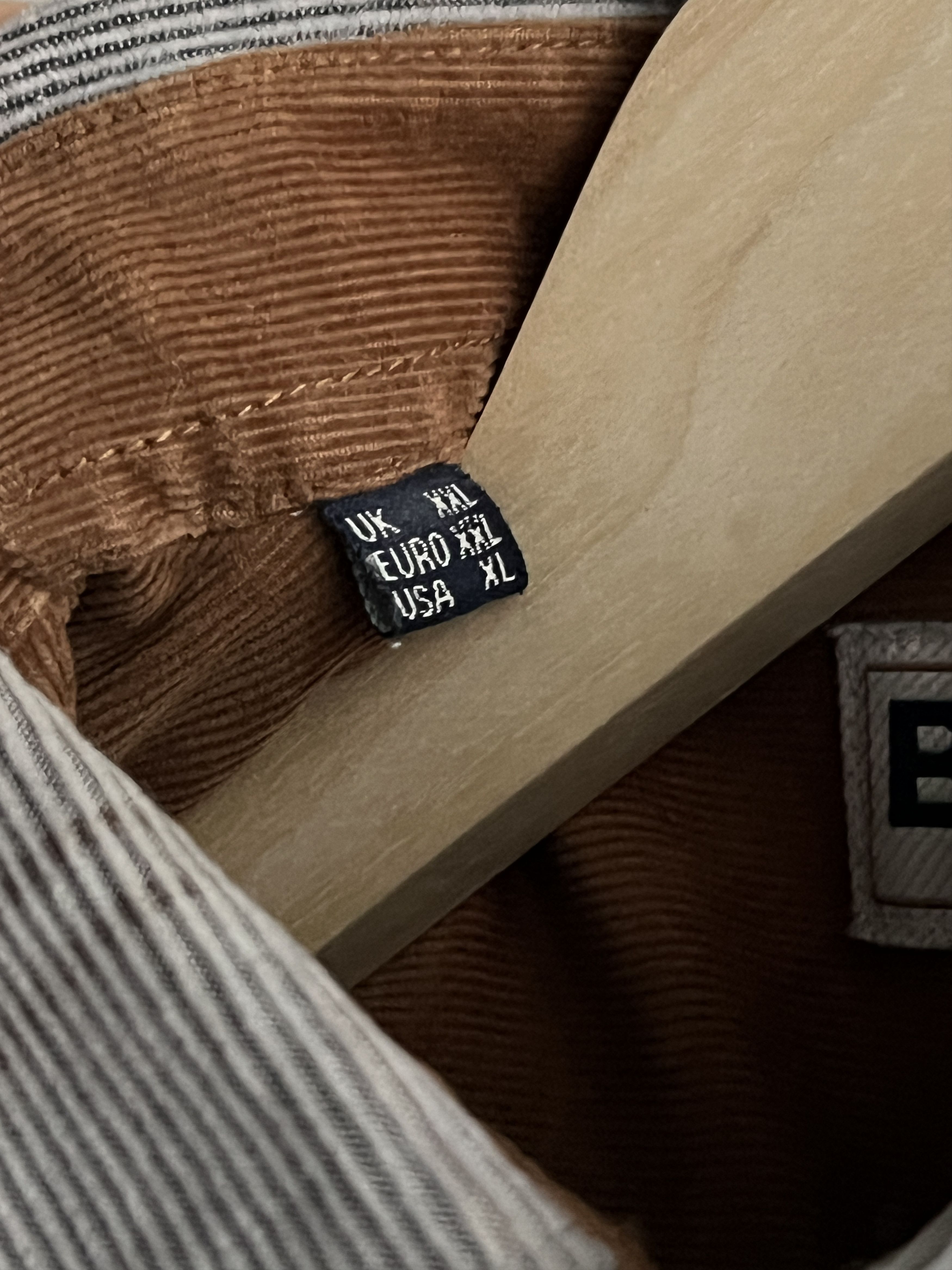 Barbour × Designer × Vintage Vintage Barbour Micro Corduroy Velvet Button Up Shirt Size US XL / EU 56 / 4 - 9 Thumbnail
