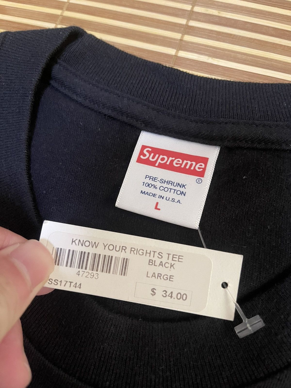 Supreme Supreme know your rights tee black Size US L / EU 52-54 / 3 - 4 Thumbnail