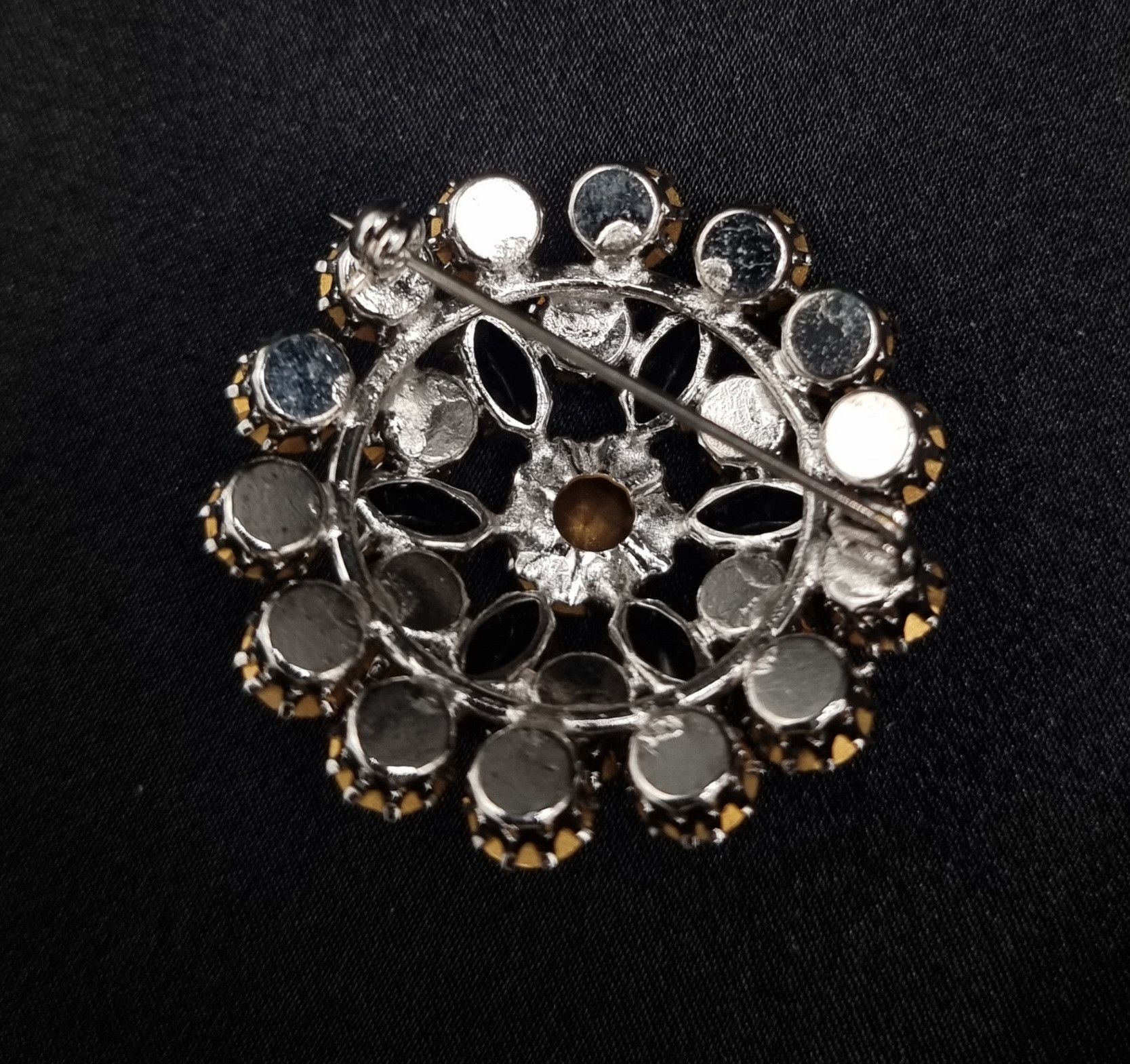 Vintage Vintage Rhinestone & Black Glass Floral Brooch Size ONE SIZE - 4 Thumbnail