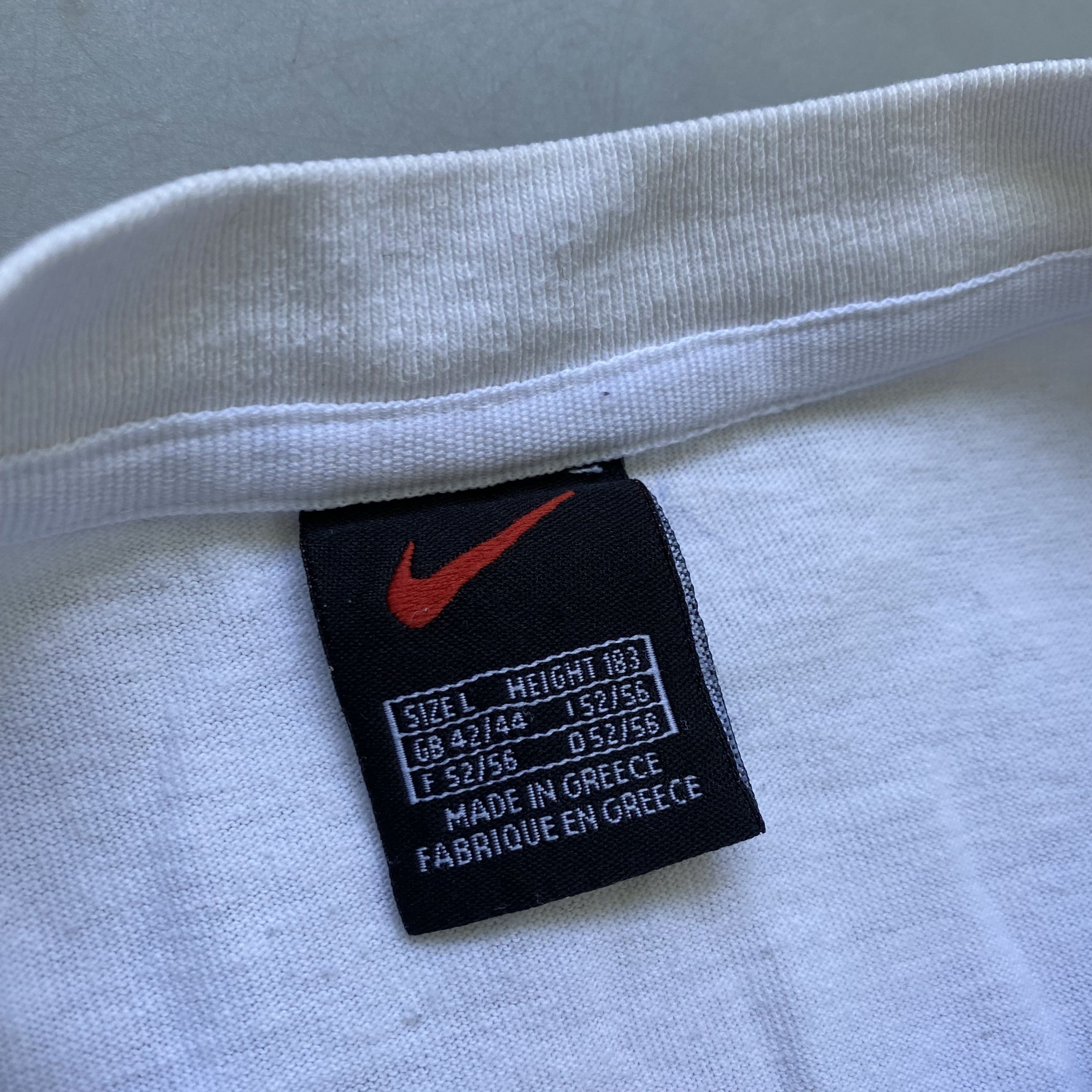 Nike ⚪️ Vintage 80s Nike Mini Swoosh logo TEE shirt Size US L / EU 52-54 / 3 - 7 Thumbnail