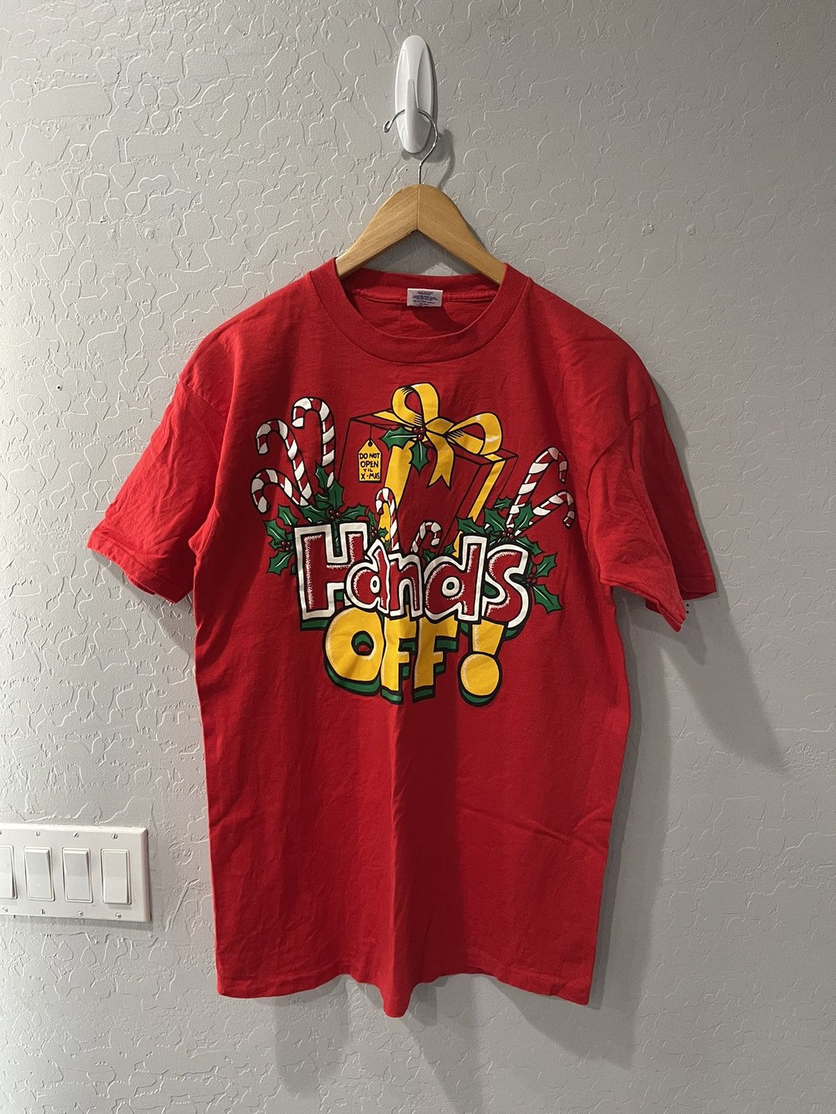 Vintage Vintage Christmas “Hands Off” Presents Funny Shirt Medium Size US M / EU 48-50 / 2 - 1 Thumbnail