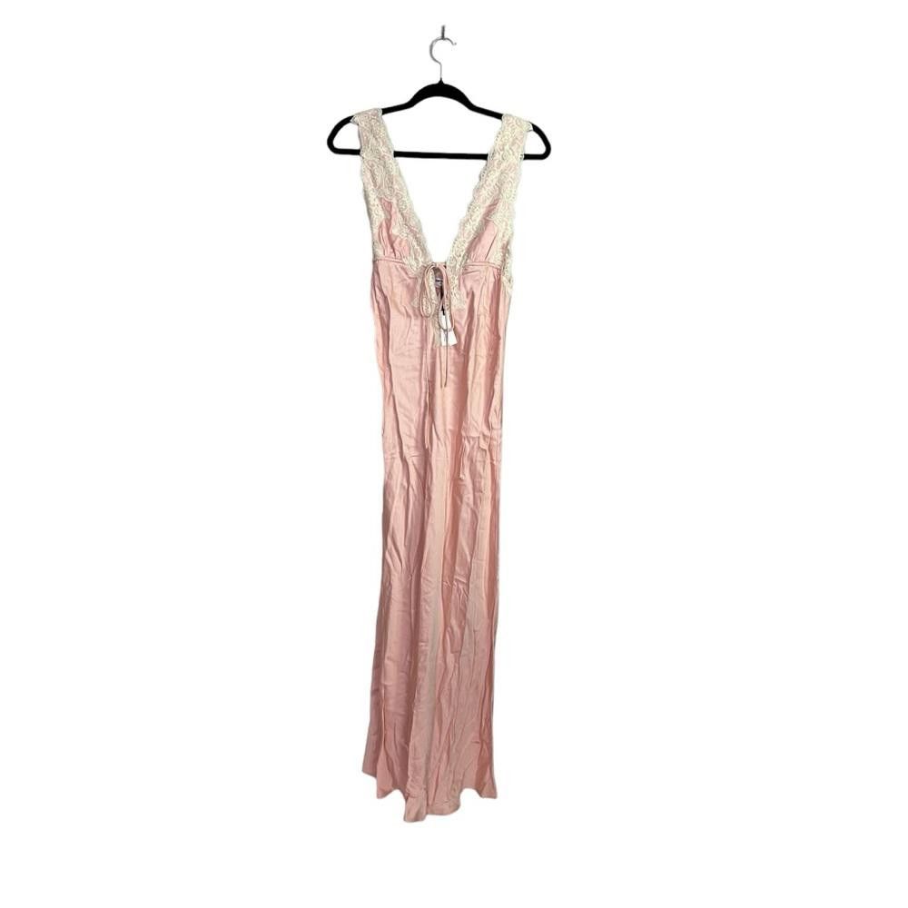 REVOLVE Rumored l NWT Venice Maxi Satin Lace Dress XS Baby Pink Size XS / US 0-2 / IT 36-38 - 5 Thumbnail
