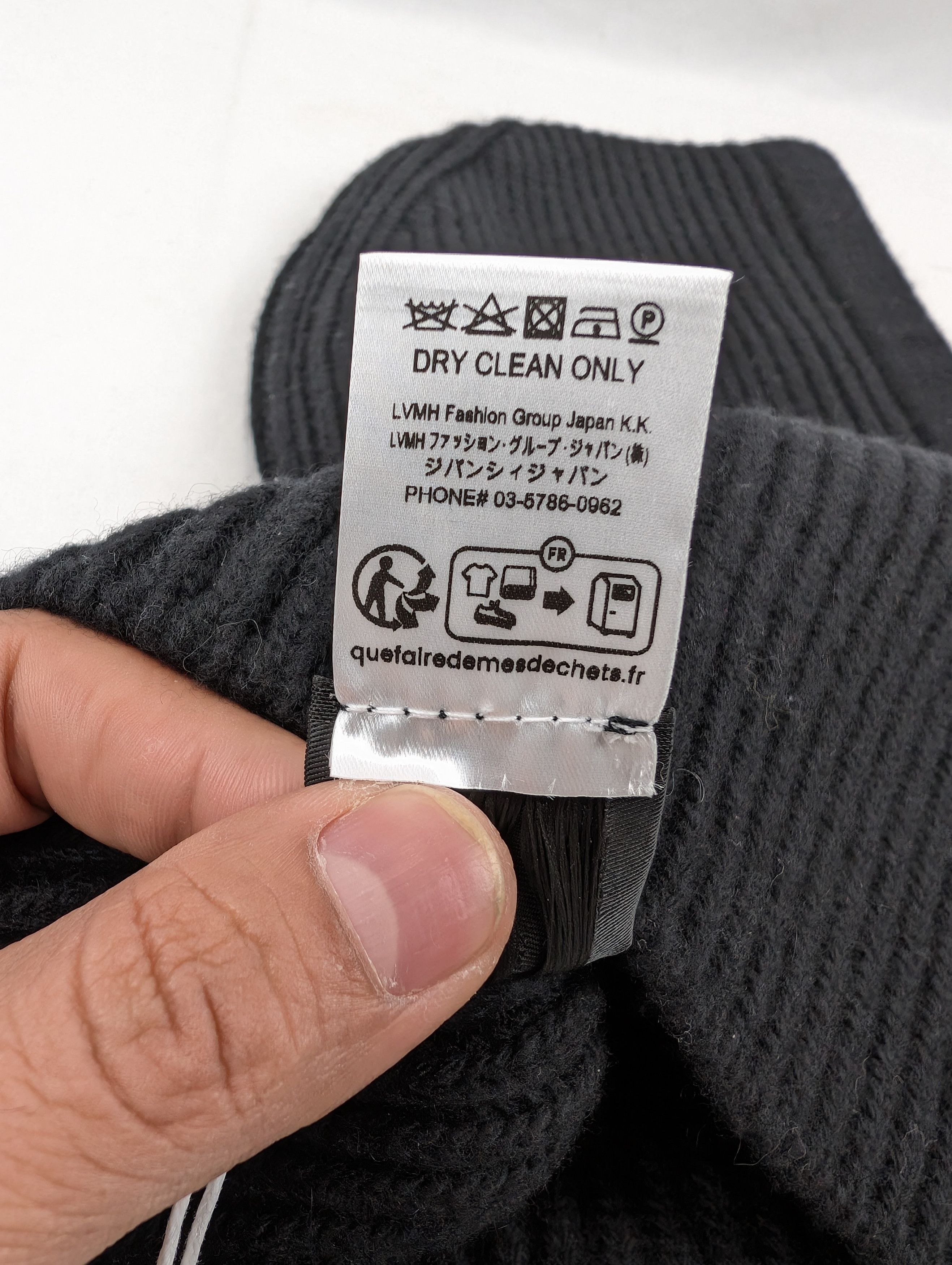 Givenchy o1rshd1 Size: OS / Wool & Cashmere Balaclava in Black Size ONE SIZE - 9 Thumbnail