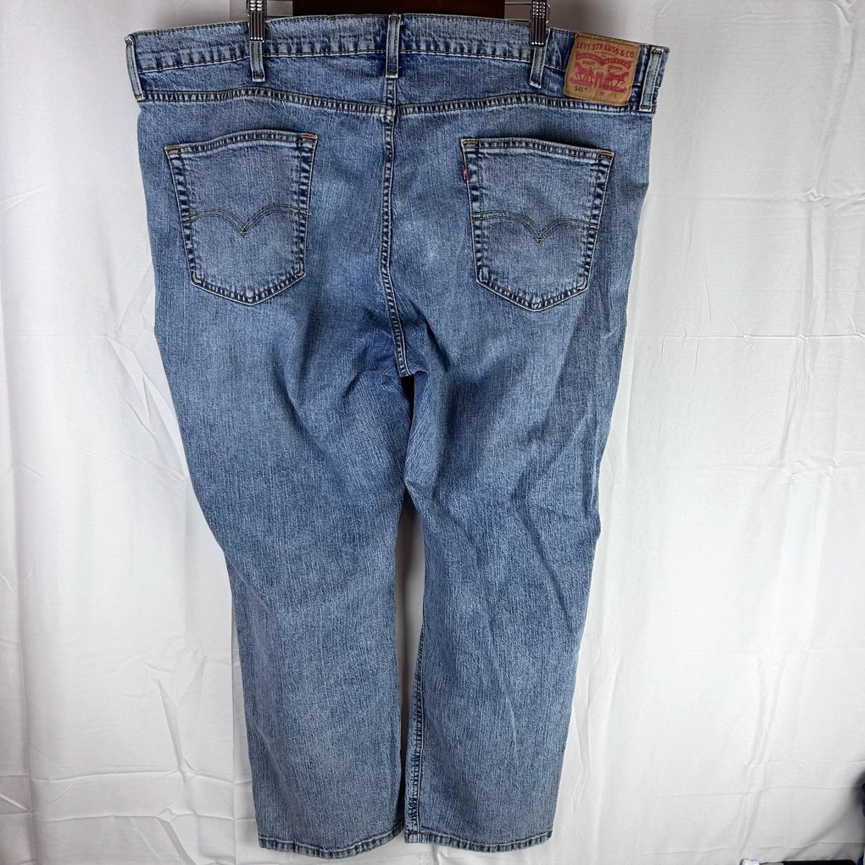 Levi's Levis Jeans Mens 48x29 Light Wash Blue Denim Athletic Taper Stretch Zip Fly Size US 32 / EU 48 - 4 Thumbnail