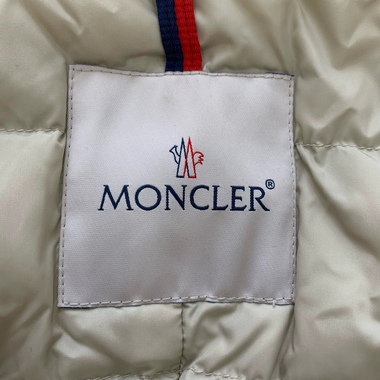 Moncler Moncler down jacket with fur collar and diagonal zipper Size M / US 6-8 / IT 42-44 - 8 Thumbnail