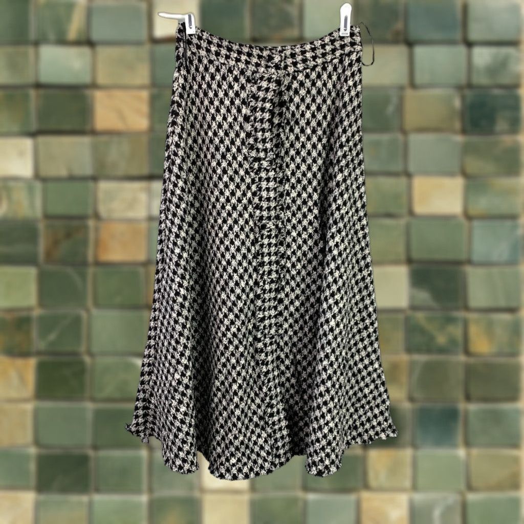 Zara VINTAGE Zara Black Cream White Houndstooth Tweed Dark Academia Midi A-Line Skirt Medium Size 32" / US 10 / IT 46 - 1 Thumbnail