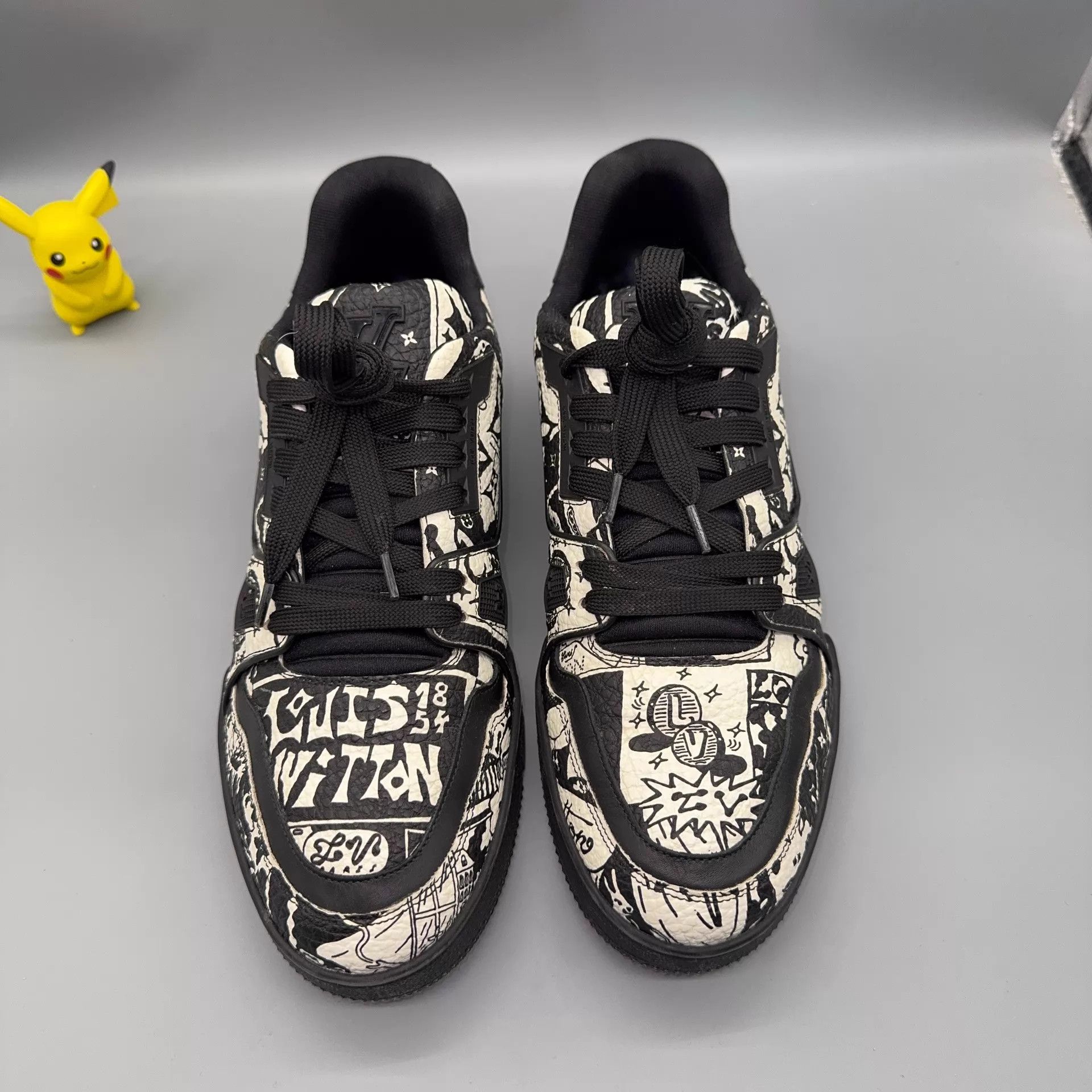 Louis Vuitton LOUIS VUITTON Trainer Black & White Print Sneaker 41 Size US 8 / EU 41 - 2 Thumbnail