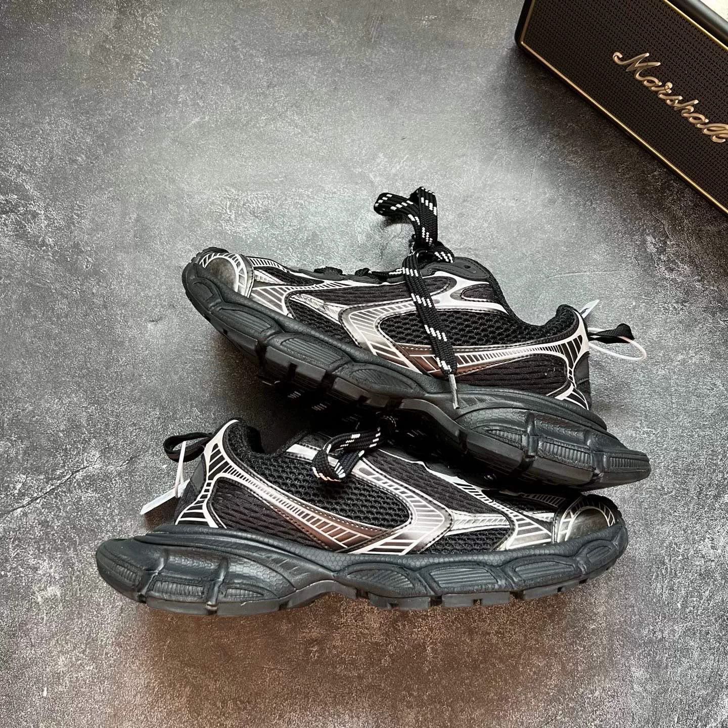 Balenciaga Balenciaga Silver Lowtop Sneakers XXXL Men Size US 10 / EU 43 - 1 Thumbnail